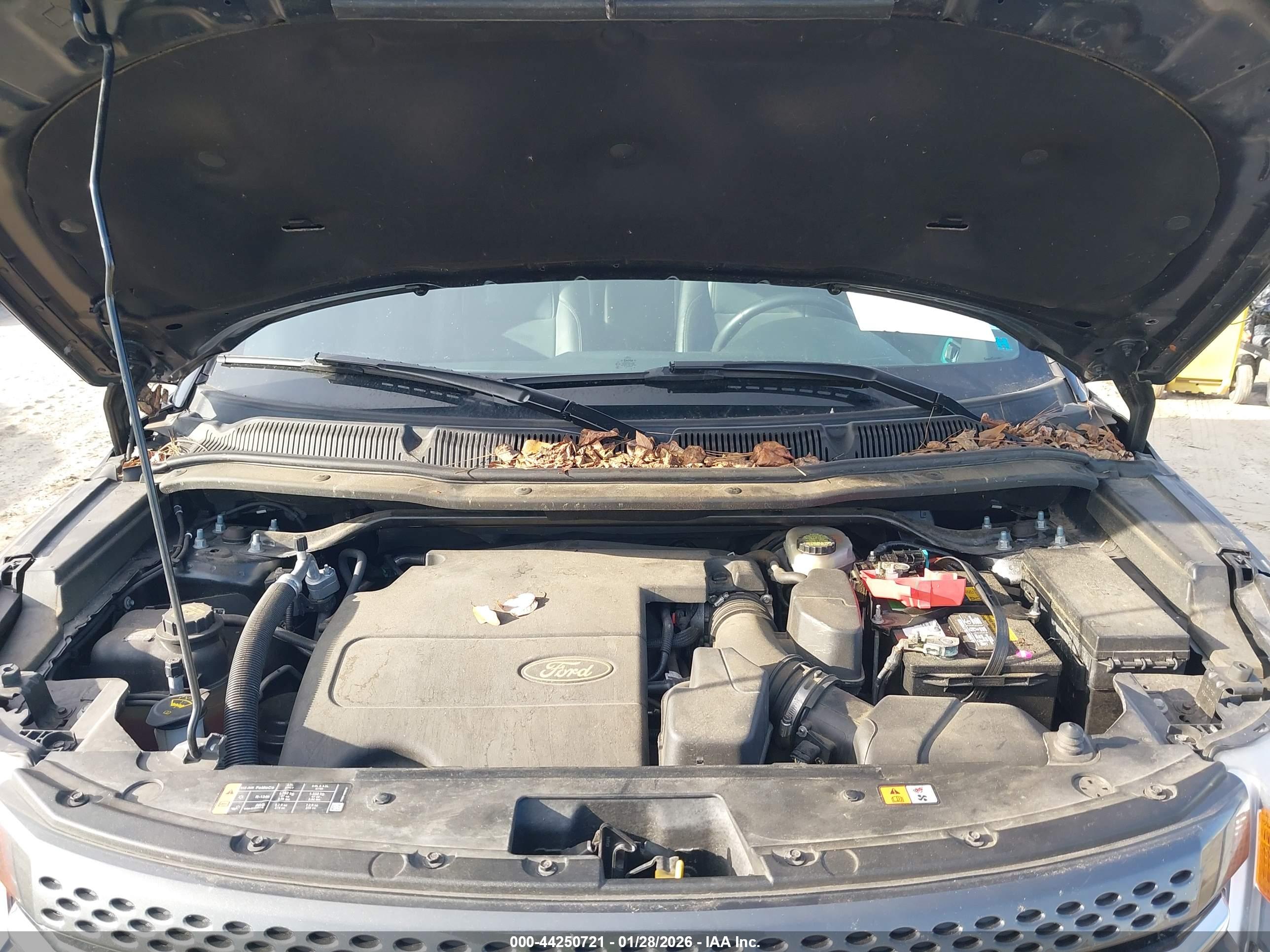 FORD EXPLORER image 10