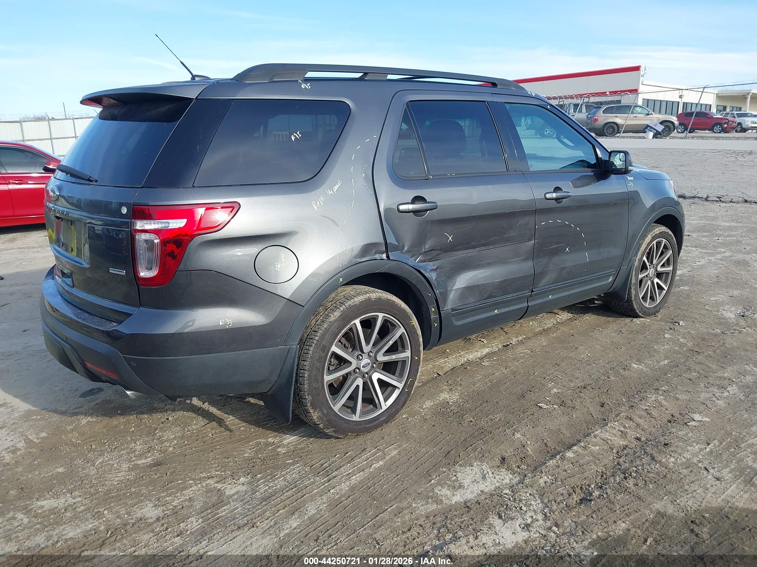FORD EXPLORER image 4