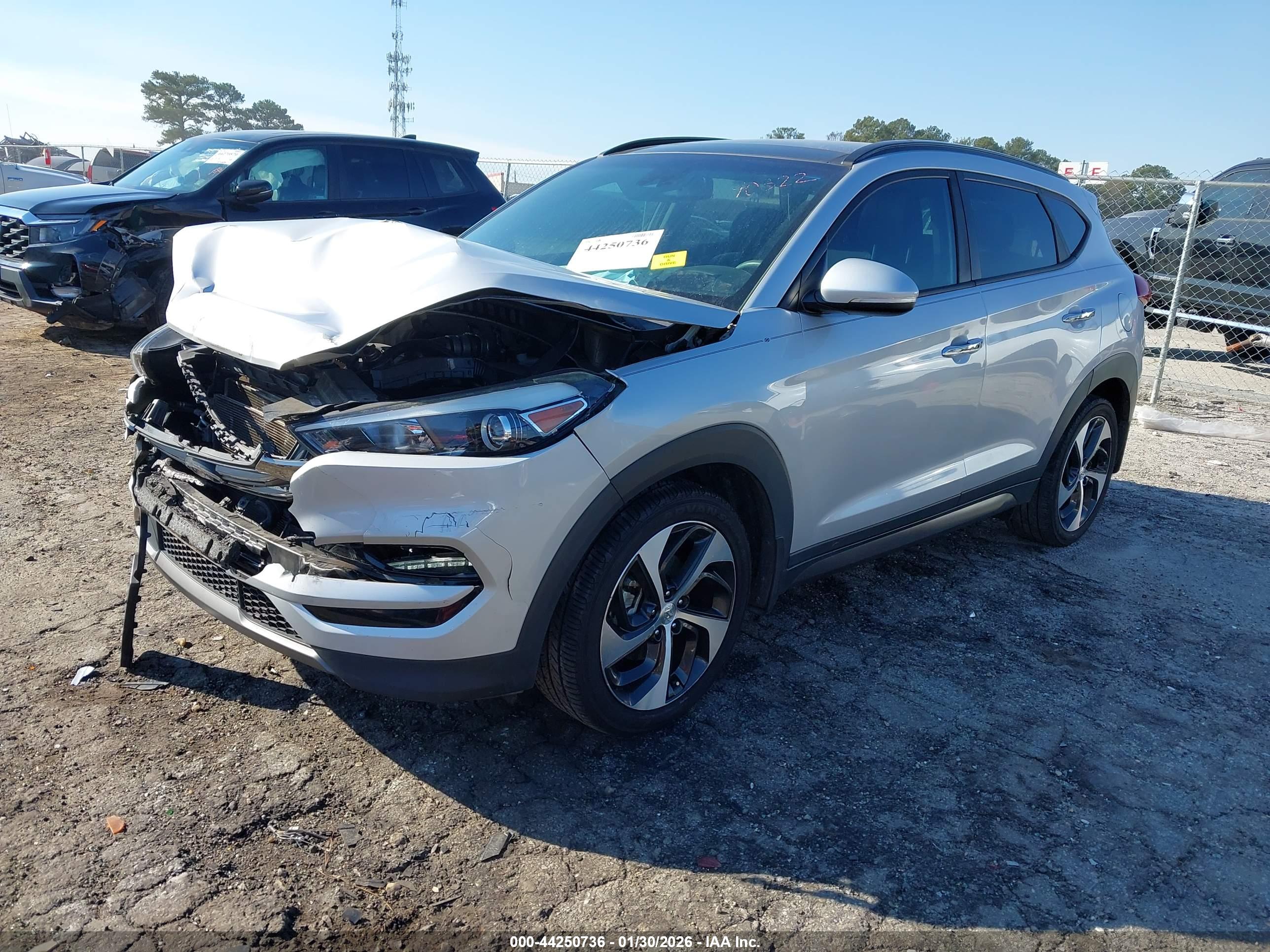 HYUNDAI TUCSON image 2