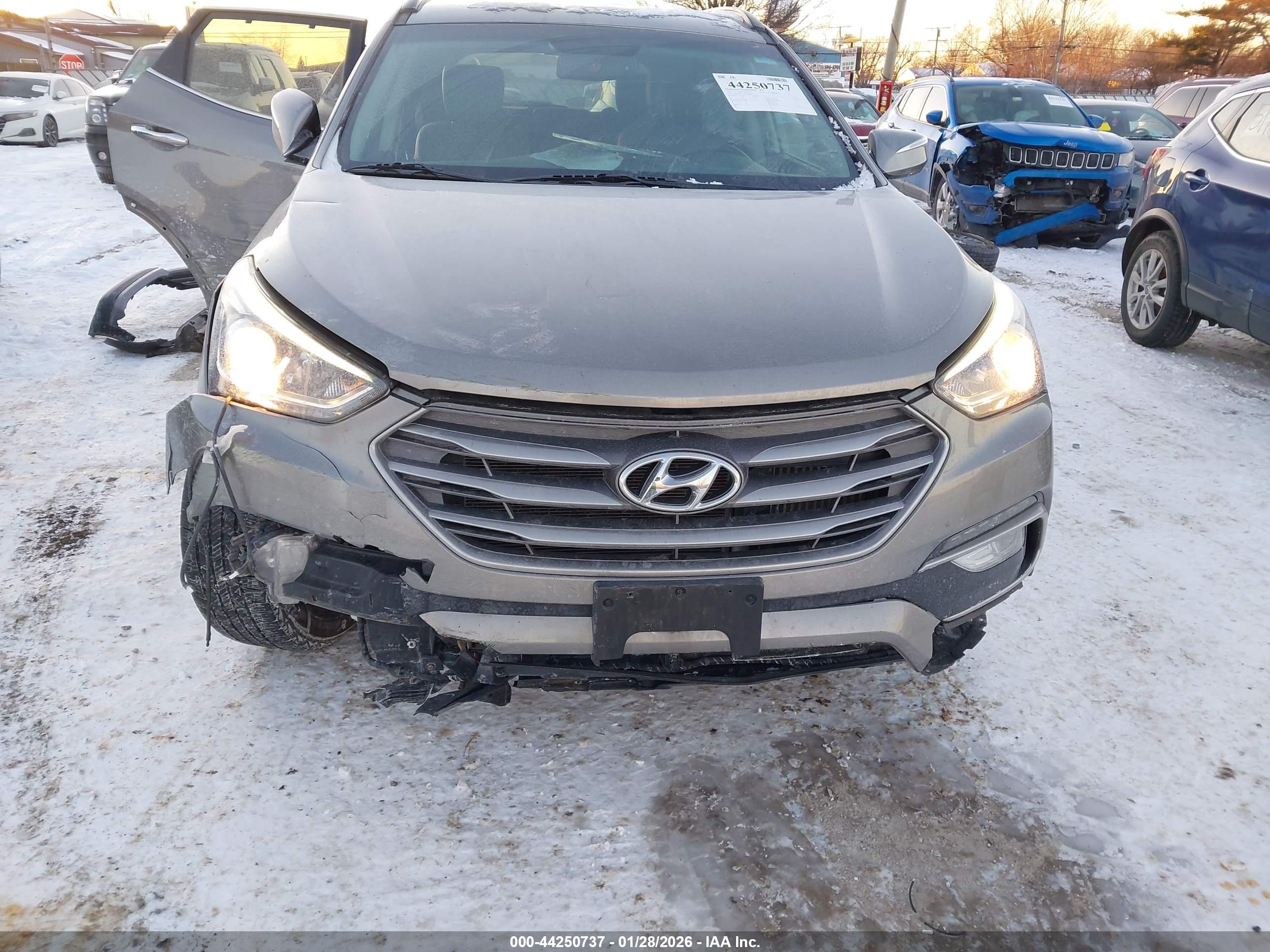 HYUNDAI SANTA image 6