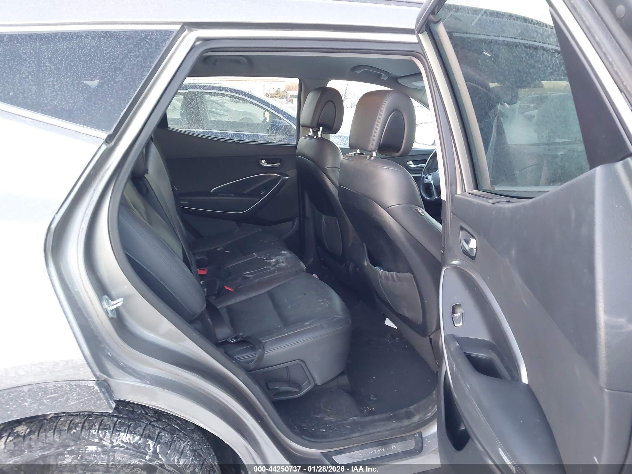 HYUNDAI SANTA image 8