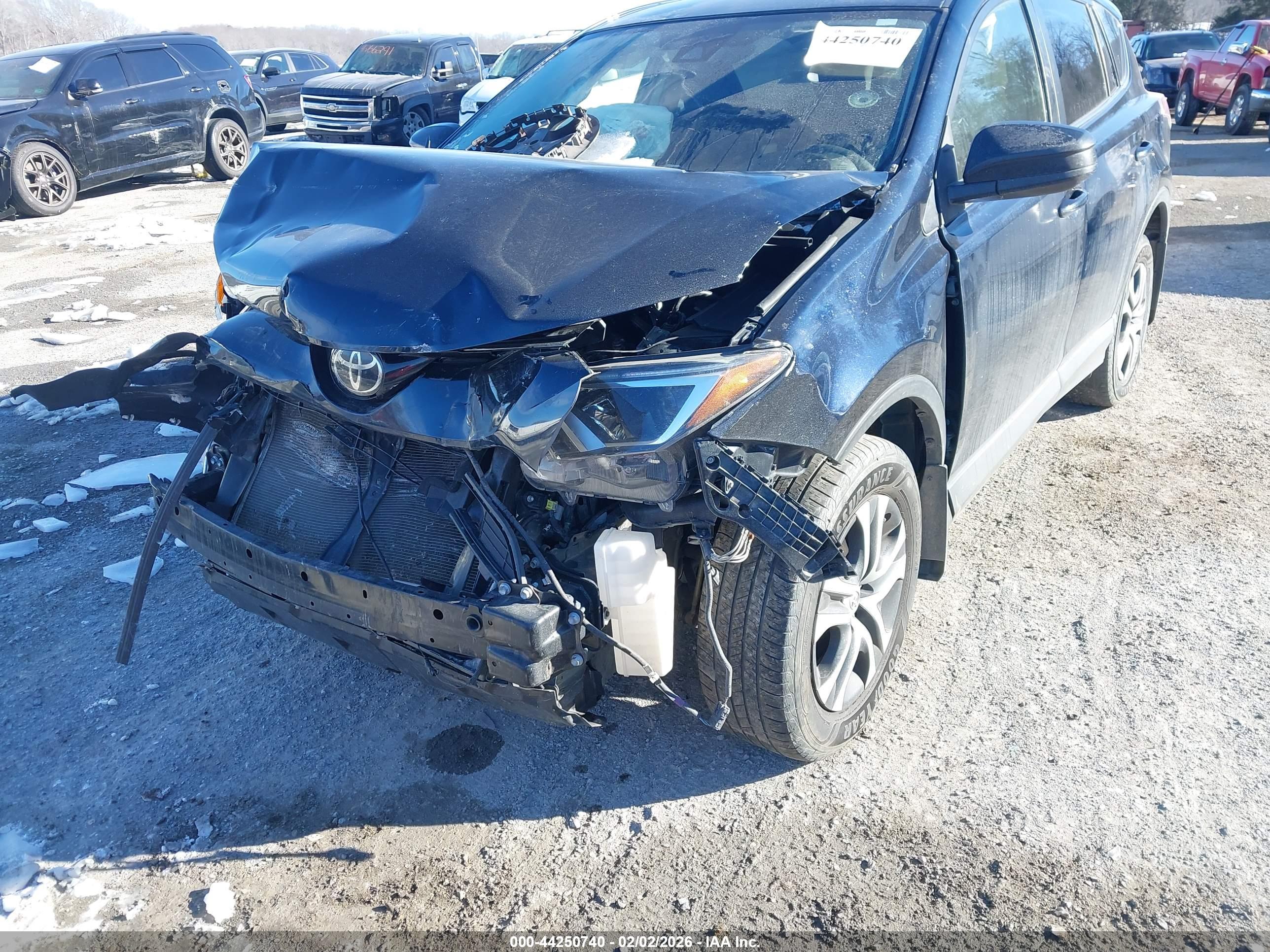 TOYOTA RAV4 image 6