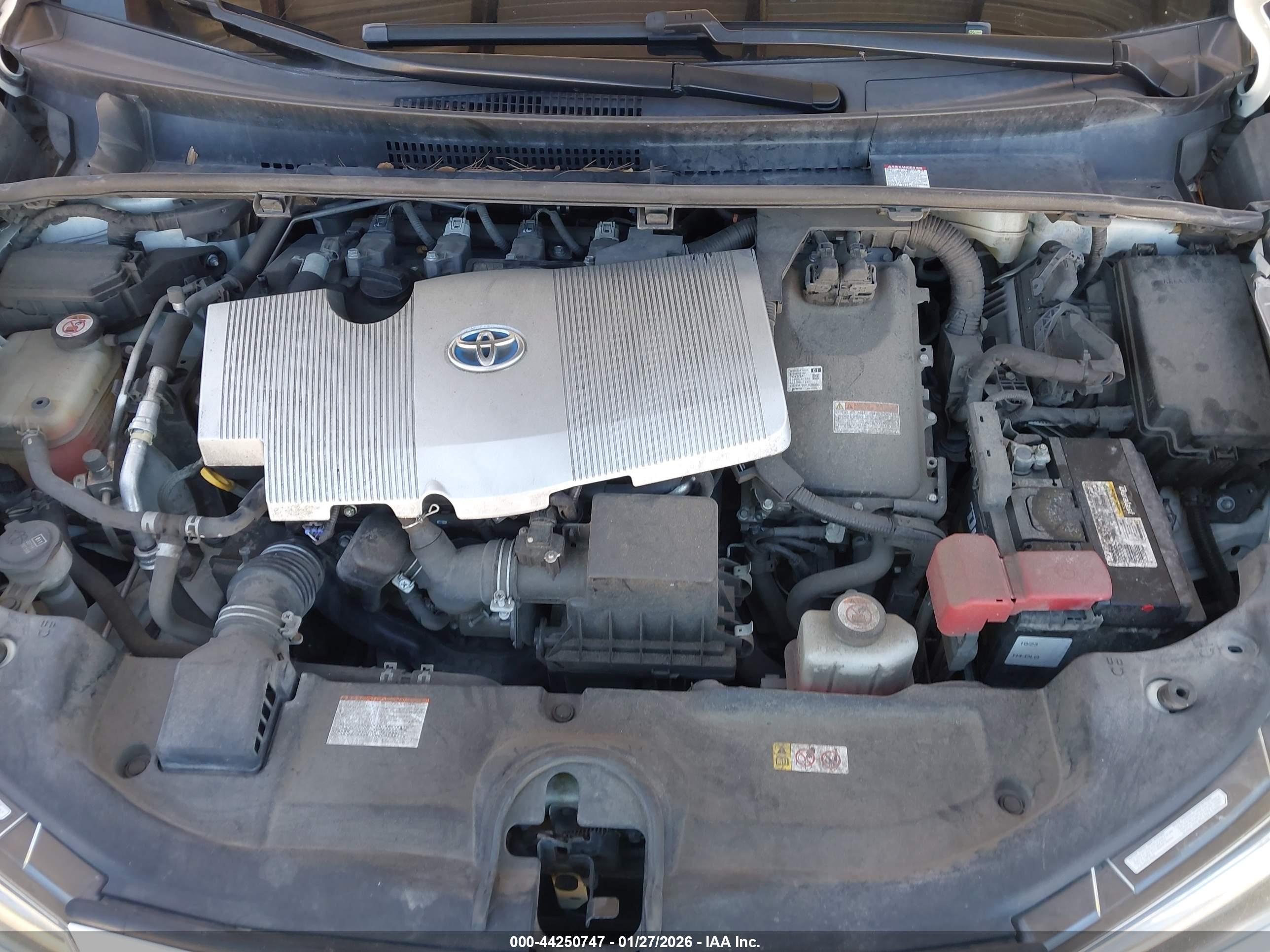 TOYOTA PRIUS image 10