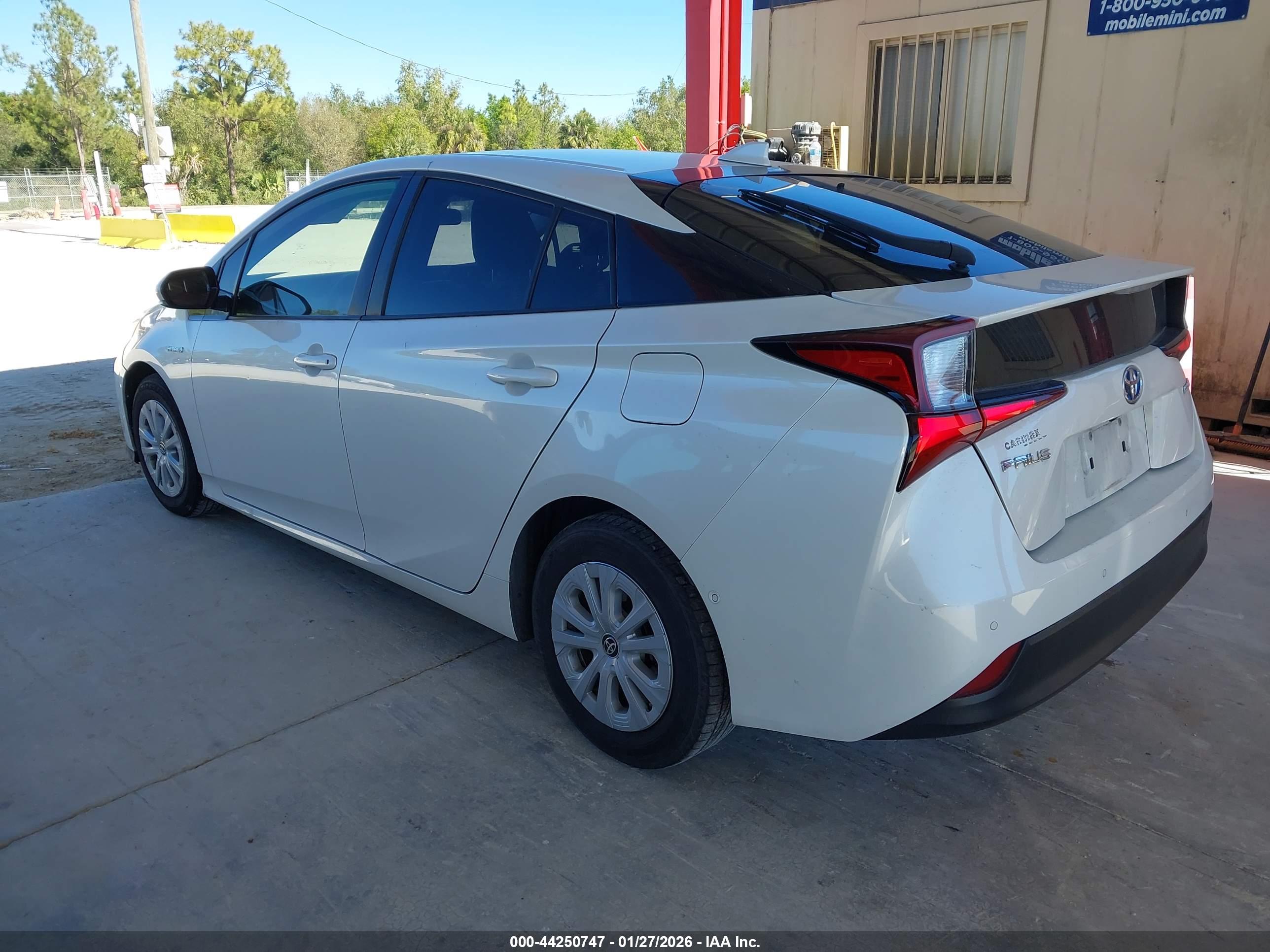 TOYOTA PRIUS image 3
