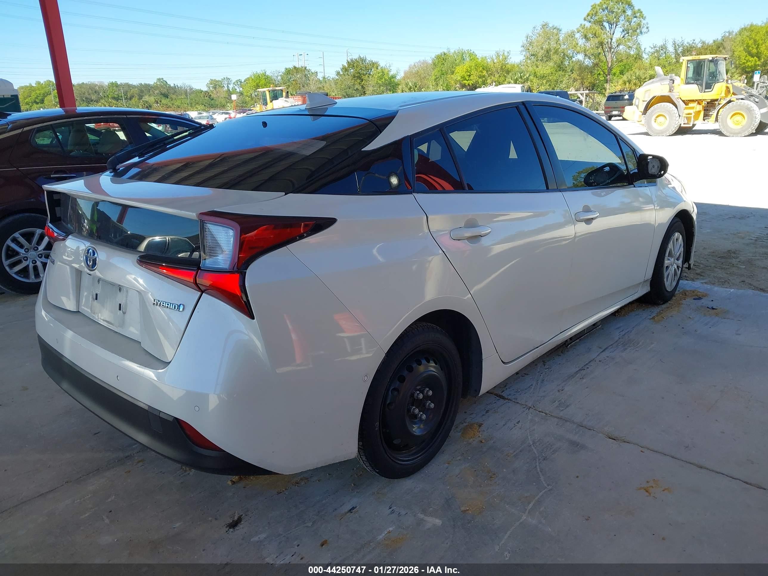 TOYOTA PRIUS image 4