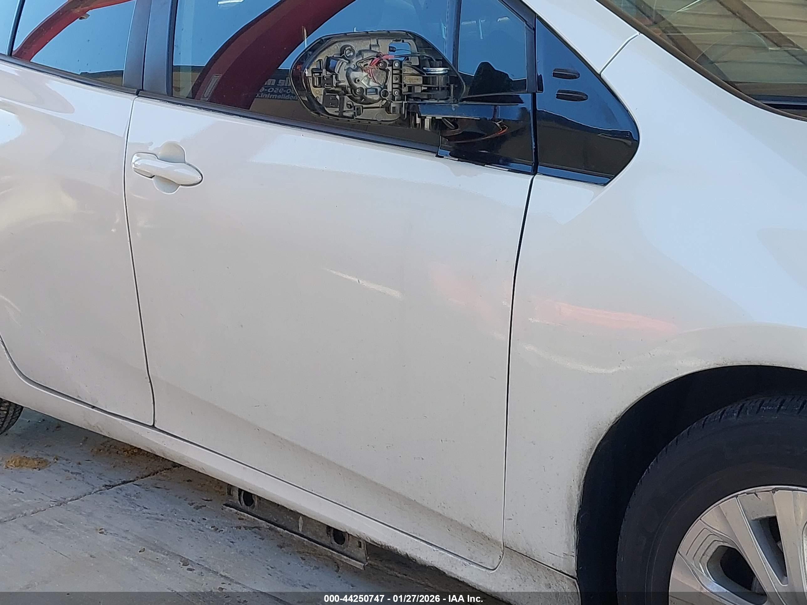 TOYOTA PRIUS image 6