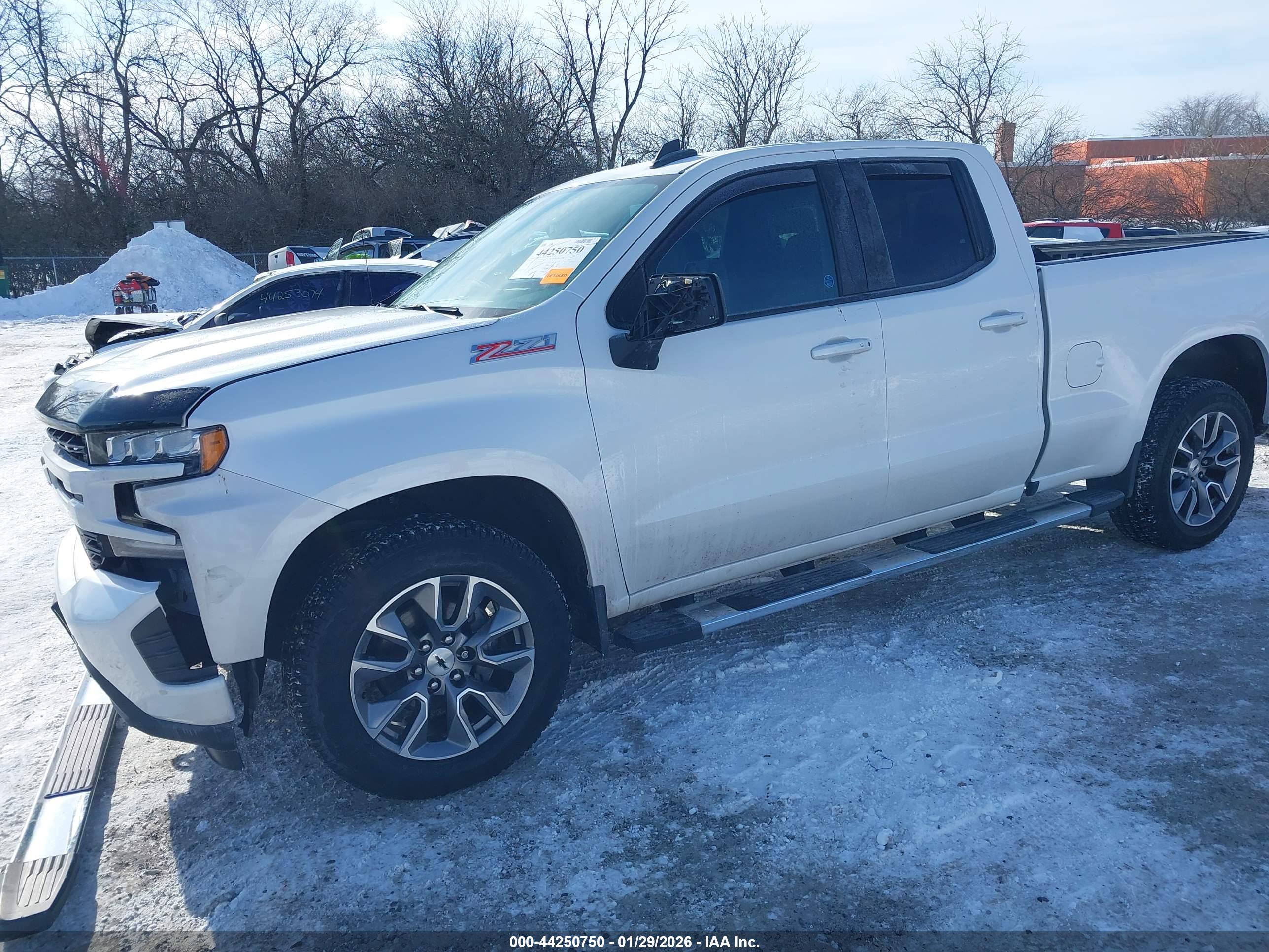 CHEVROLET SILVERADO image 2