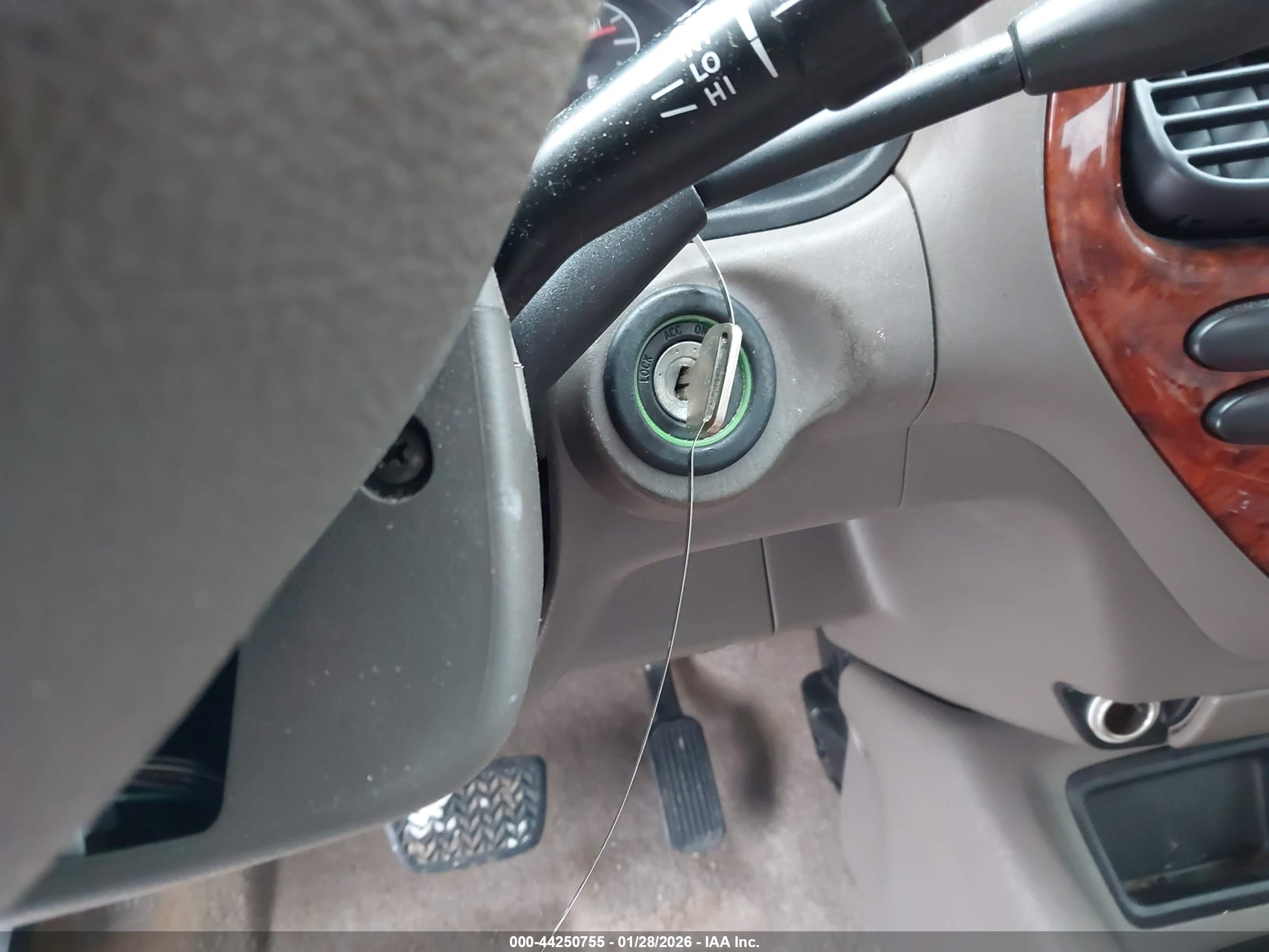 TOYOTA TUNDRA image 11