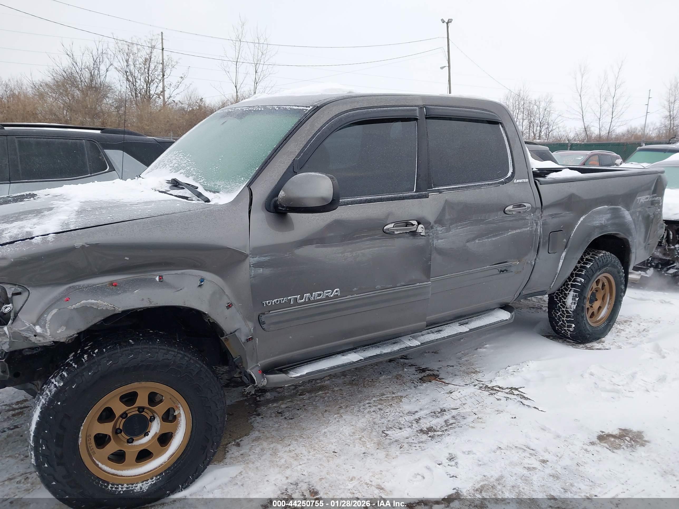 TOYOTA TUNDRA image 6