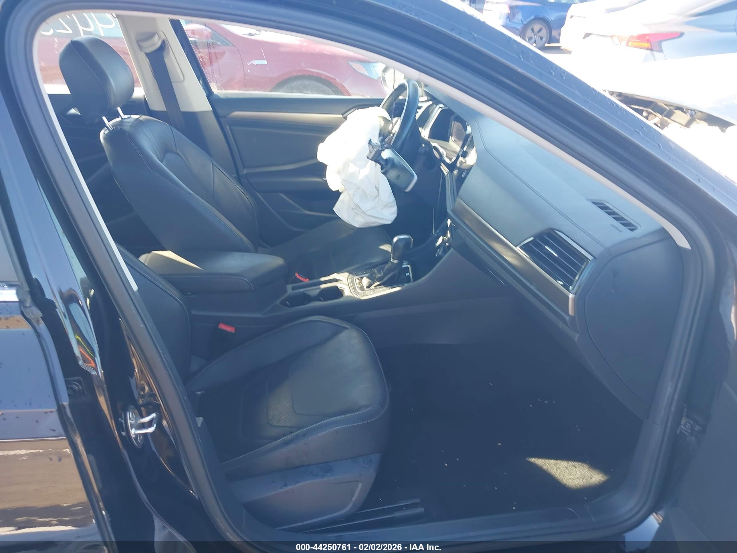 VOLKSWAGEN JETTA image 5