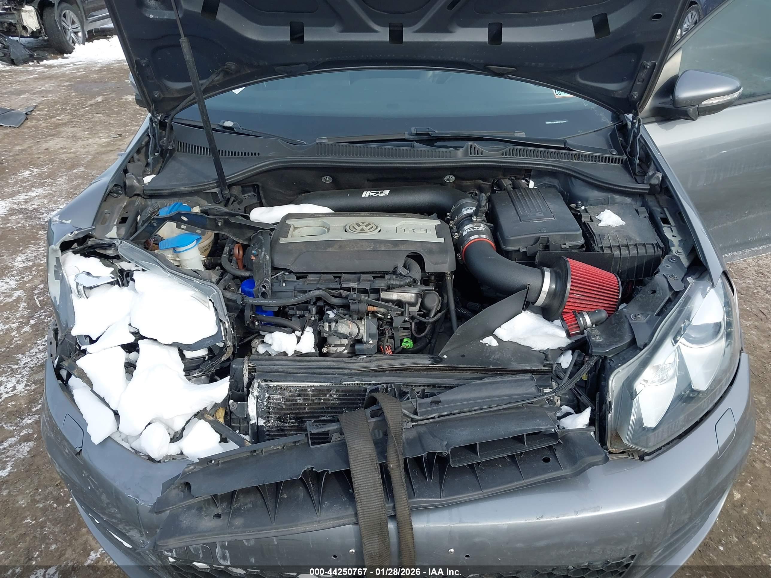 VOLKSWAGEN GTI image 10