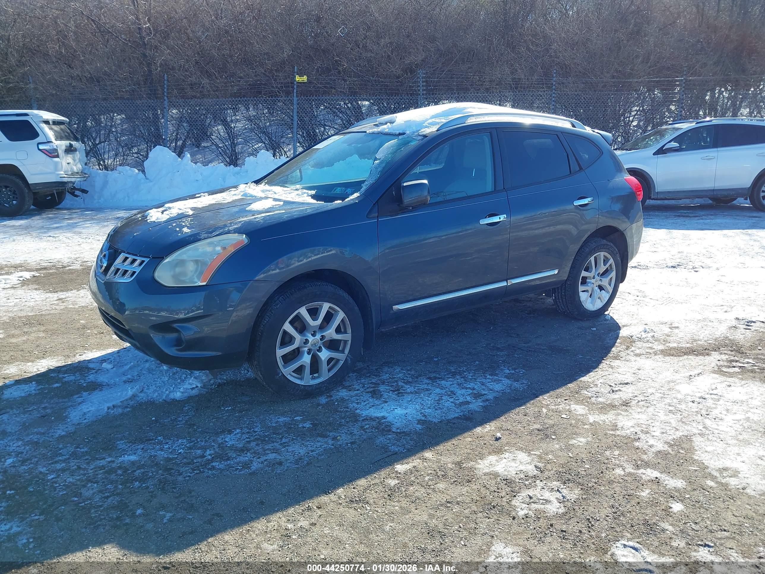 NISSAN ROGUE image 2