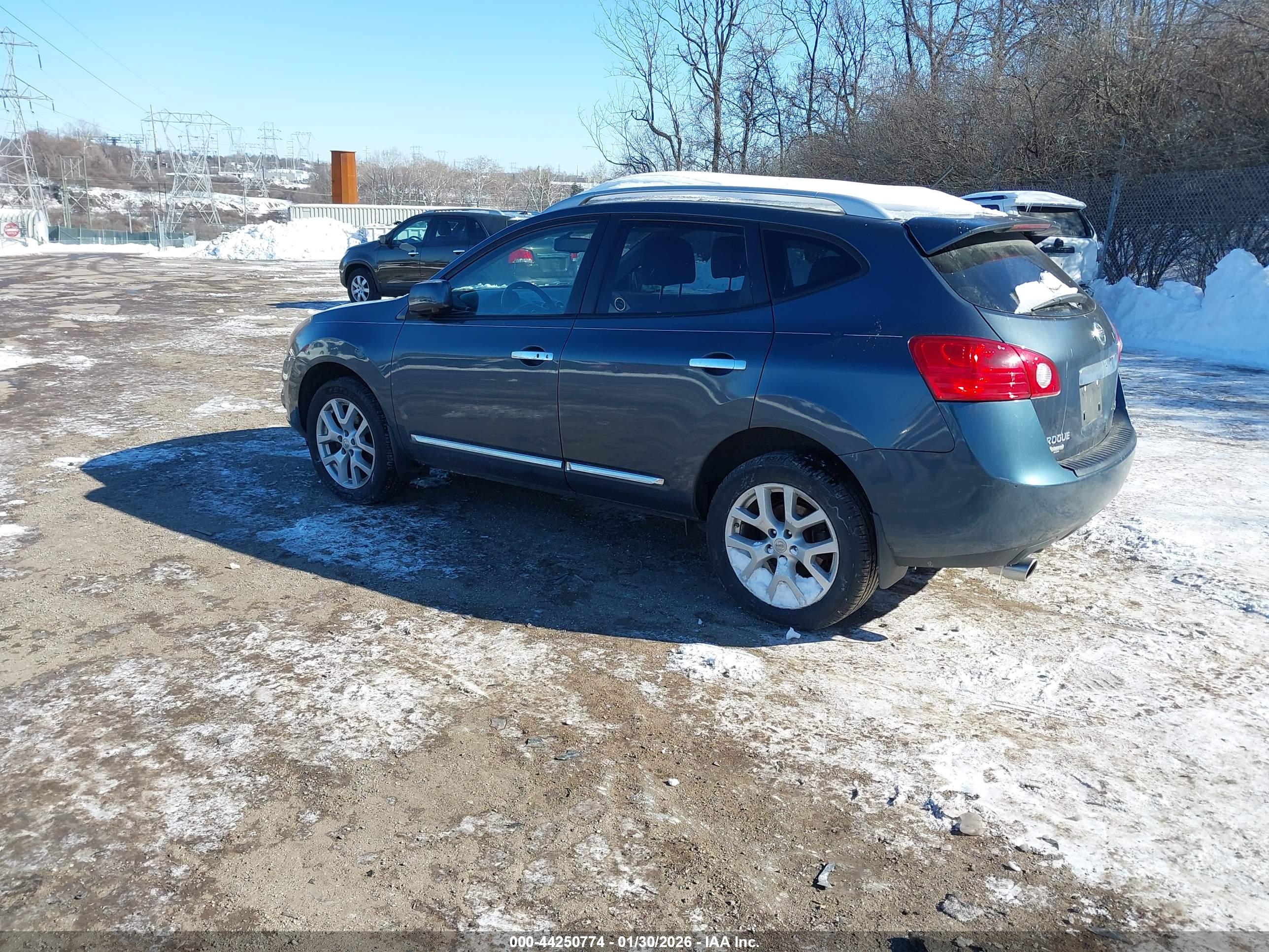 NISSAN ROGUE image 3