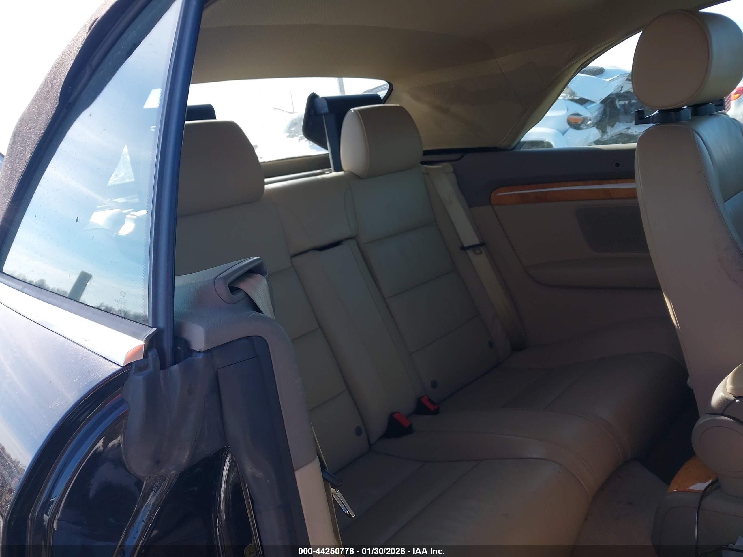 AUDI A4 image 8