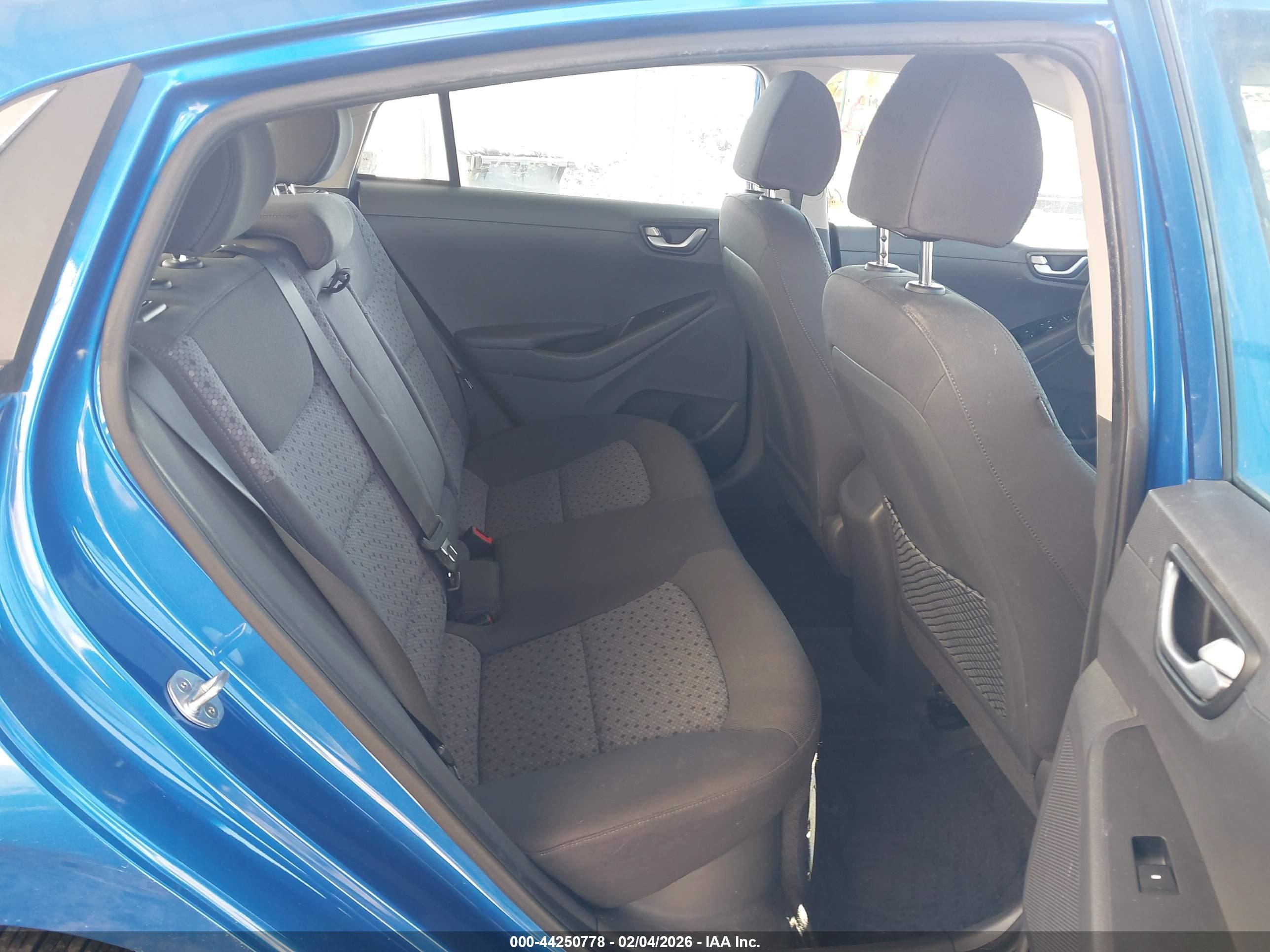 HYUNDAI IONIQ image 8