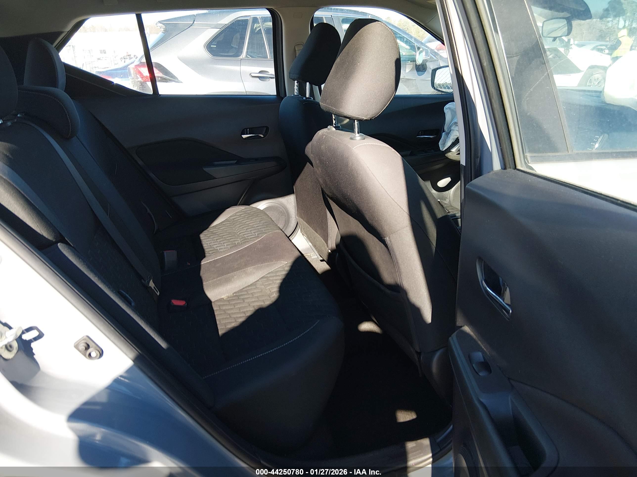 NISSAN KICKS image 8