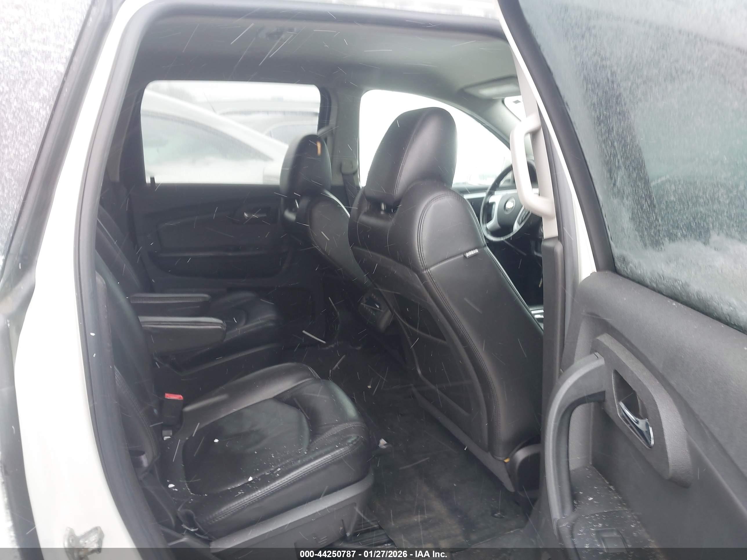 CHEVROLET TRAVERSE image 8
