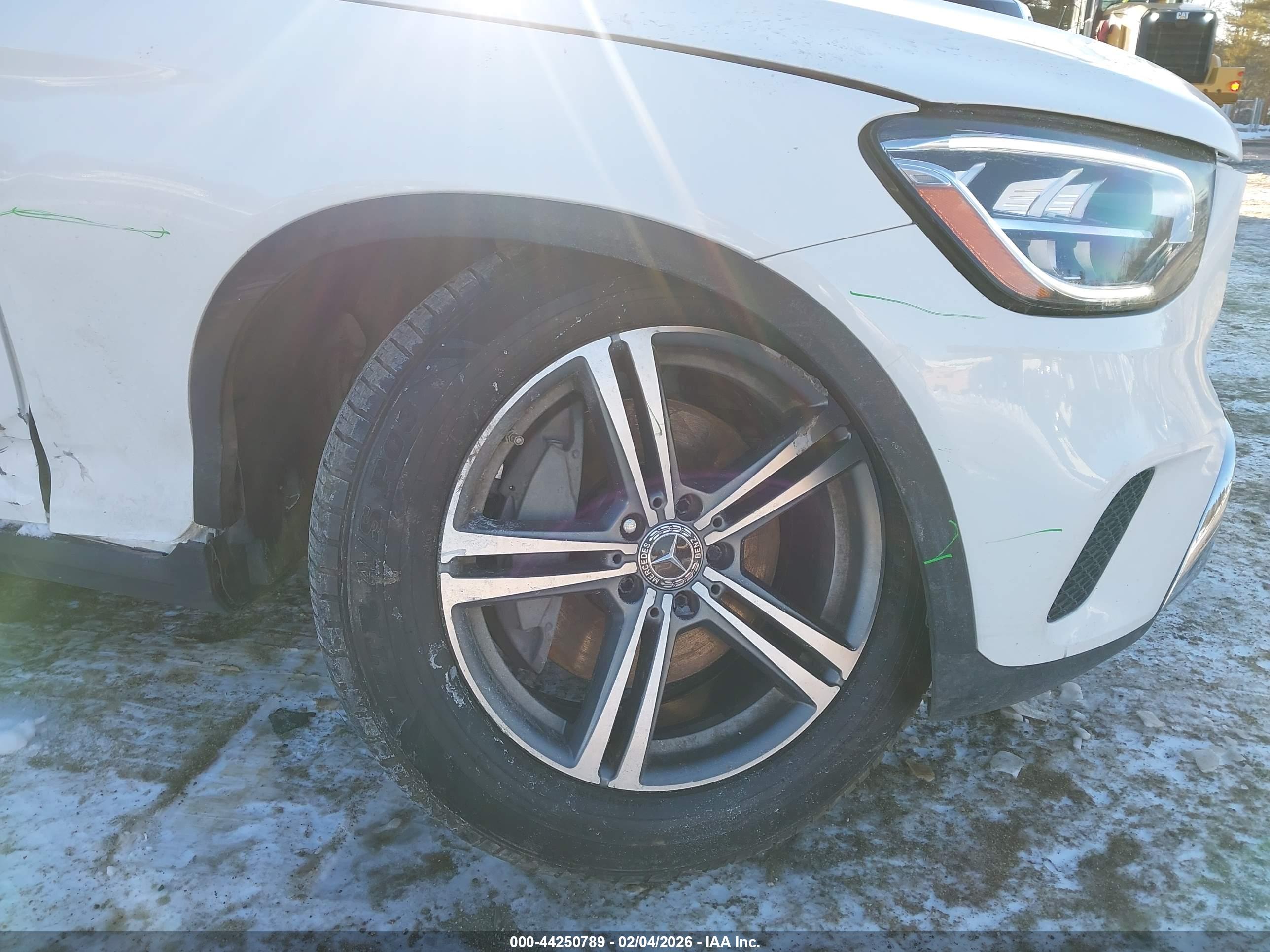 MERCEDES-BENZ GLC image 6