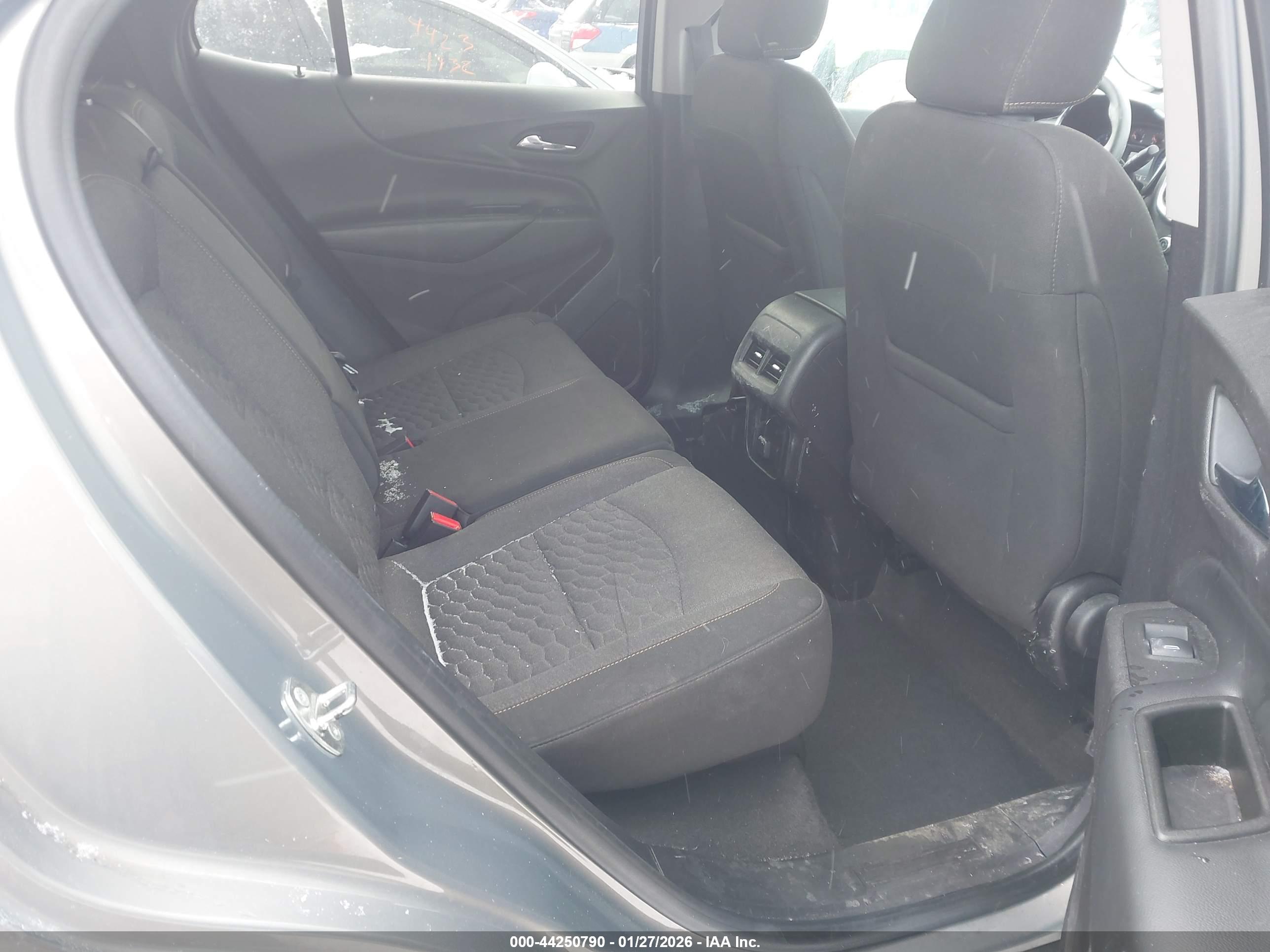 CHEVROLET EQUINOX image 8
