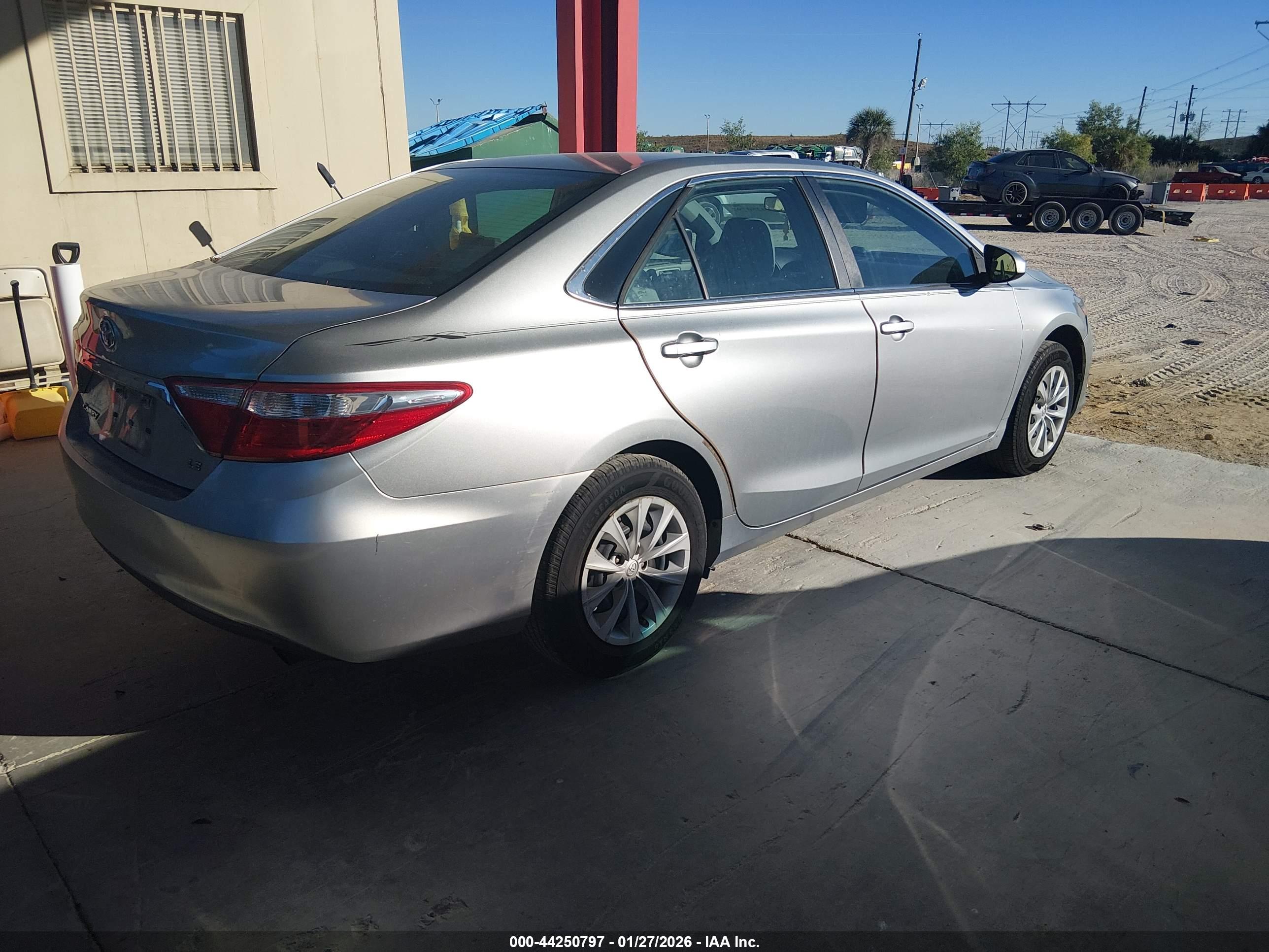 TOYOTA CAMRY image 4