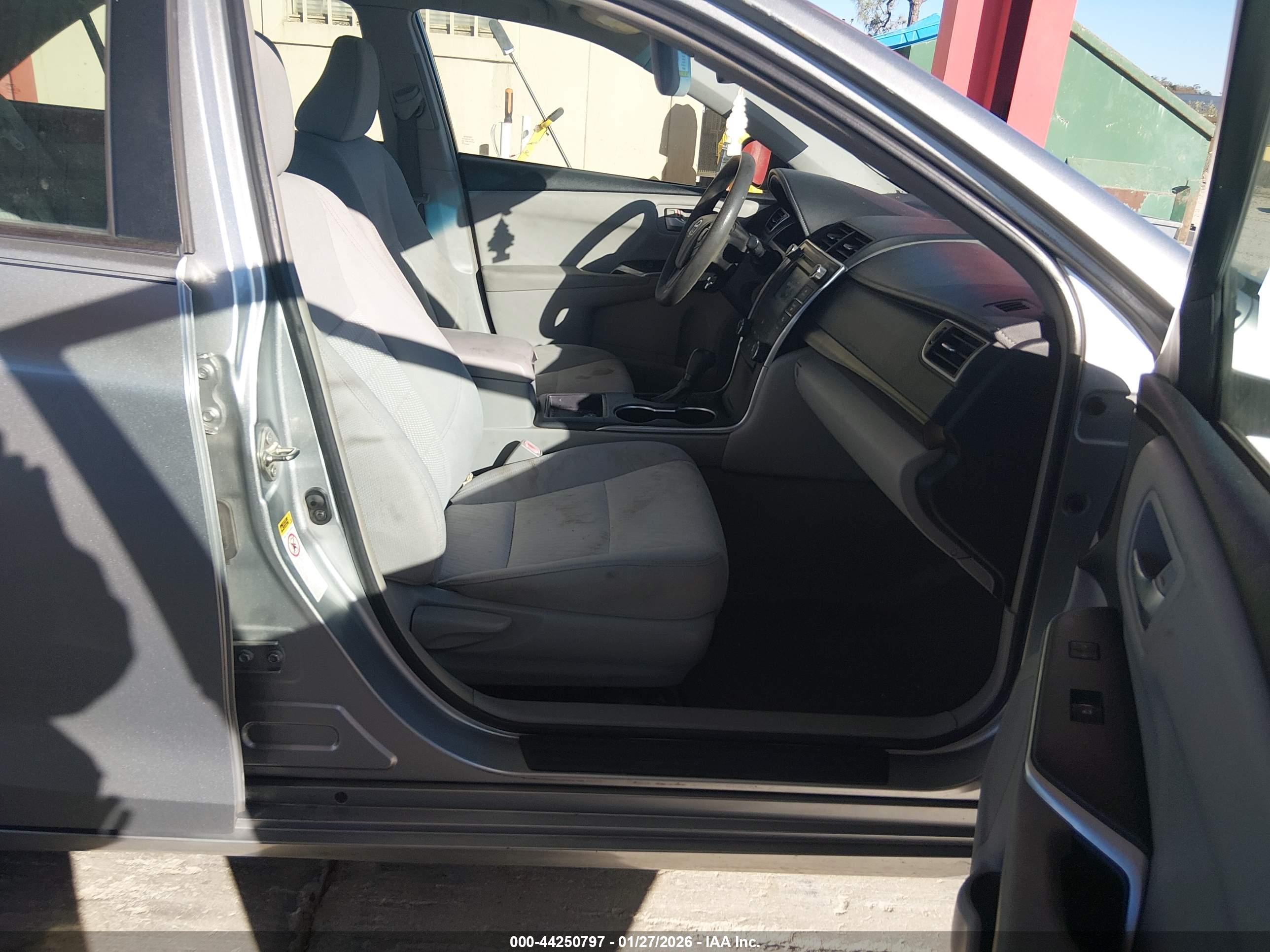 TOYOTA CAMRY image 5