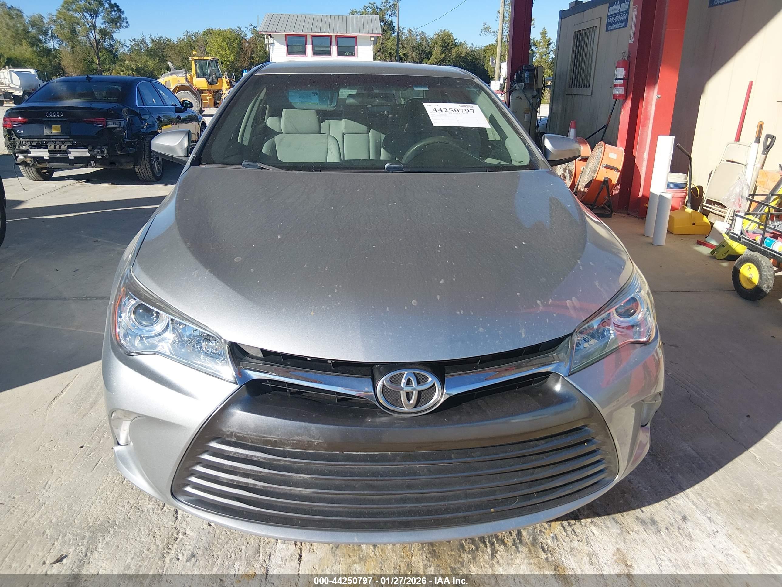 TOYOTA CAMRY image 6