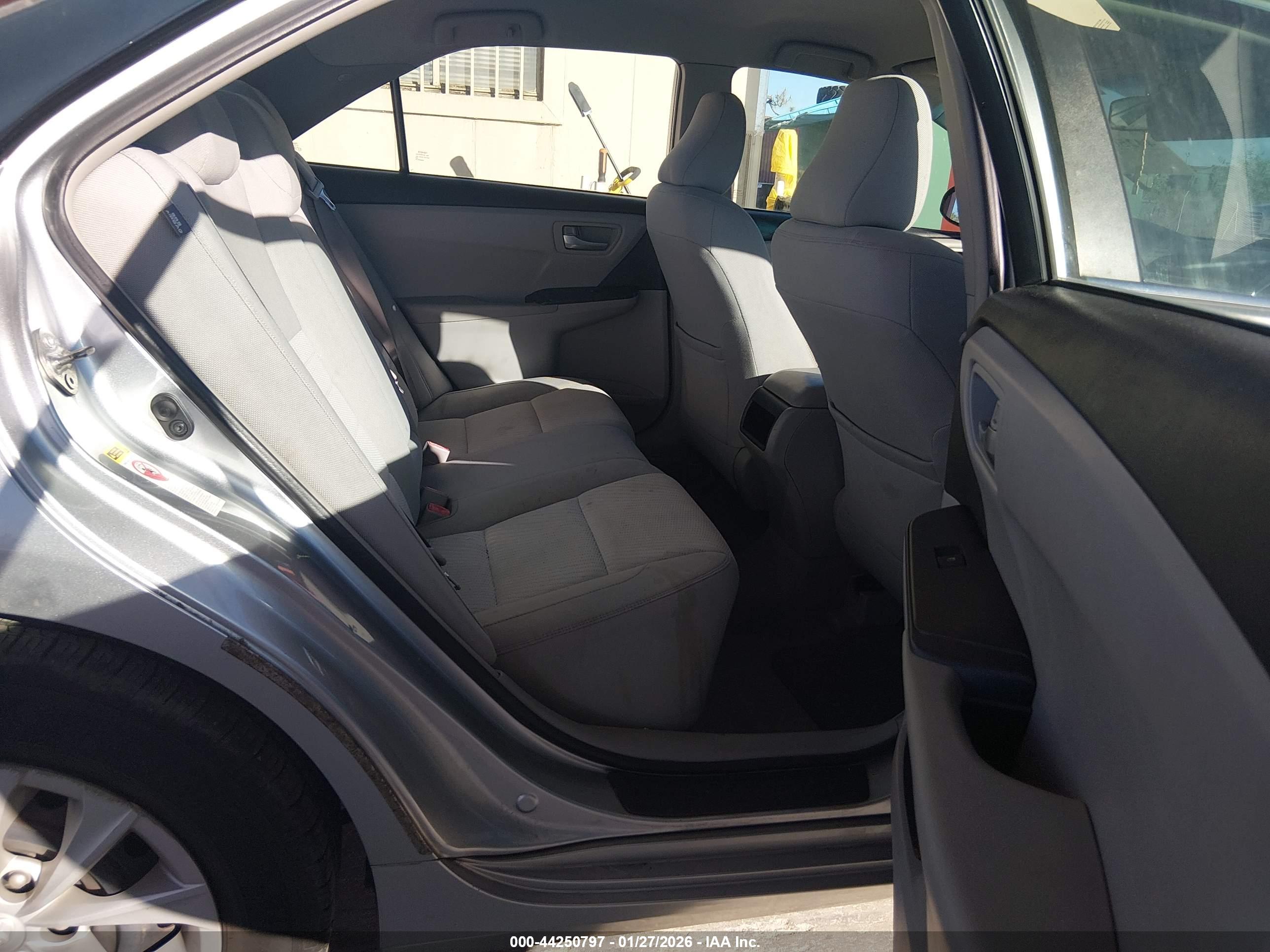 TOYOTA CAMRY image 8