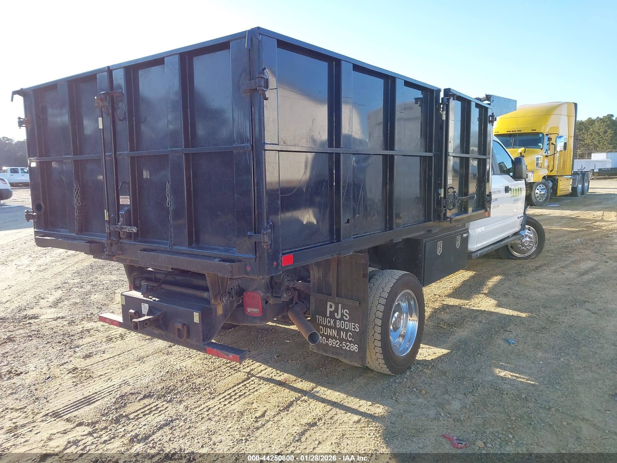 FORD F-550 image 4