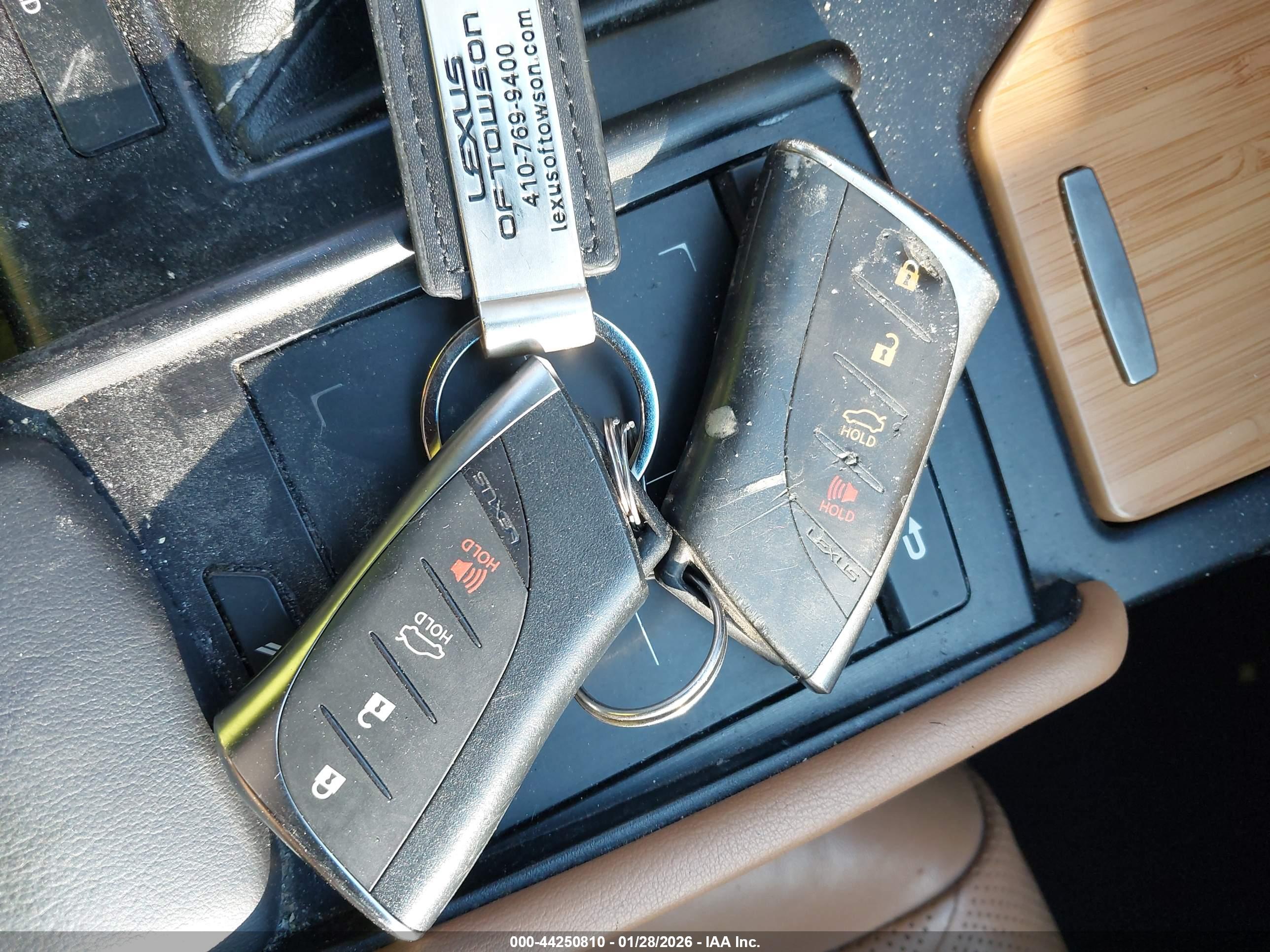 LEXUS ES image 11