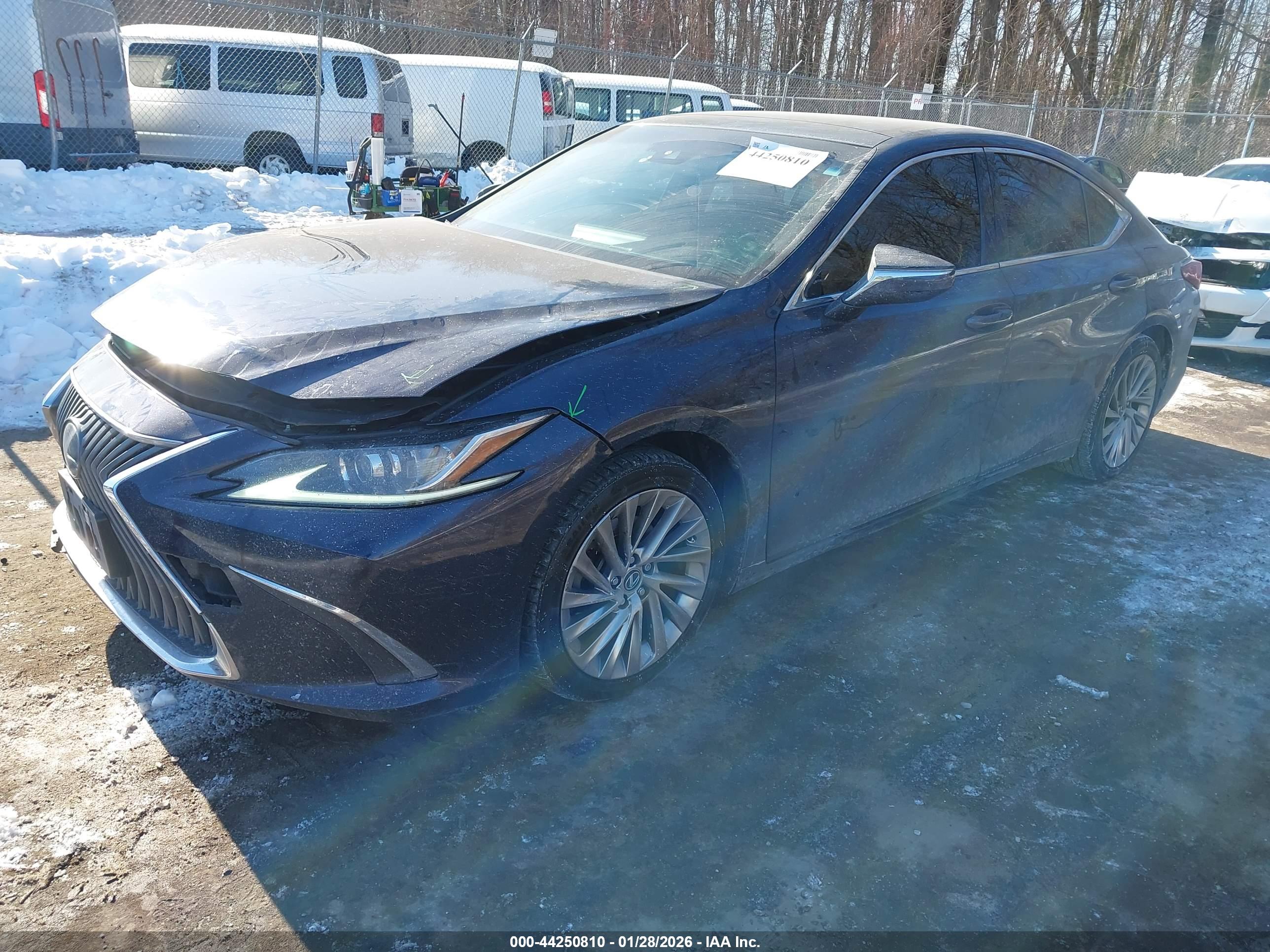 LEXUS ES image 2