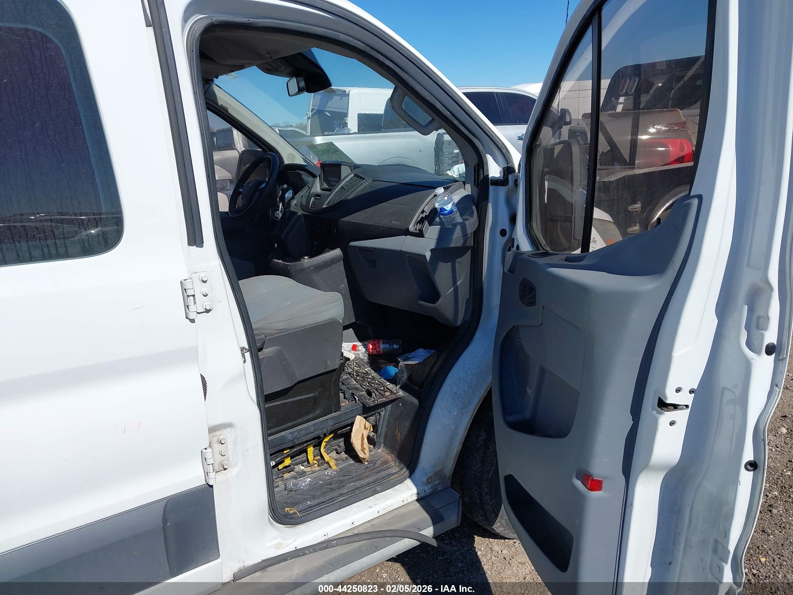 FORD TRANSIT-250 image 5