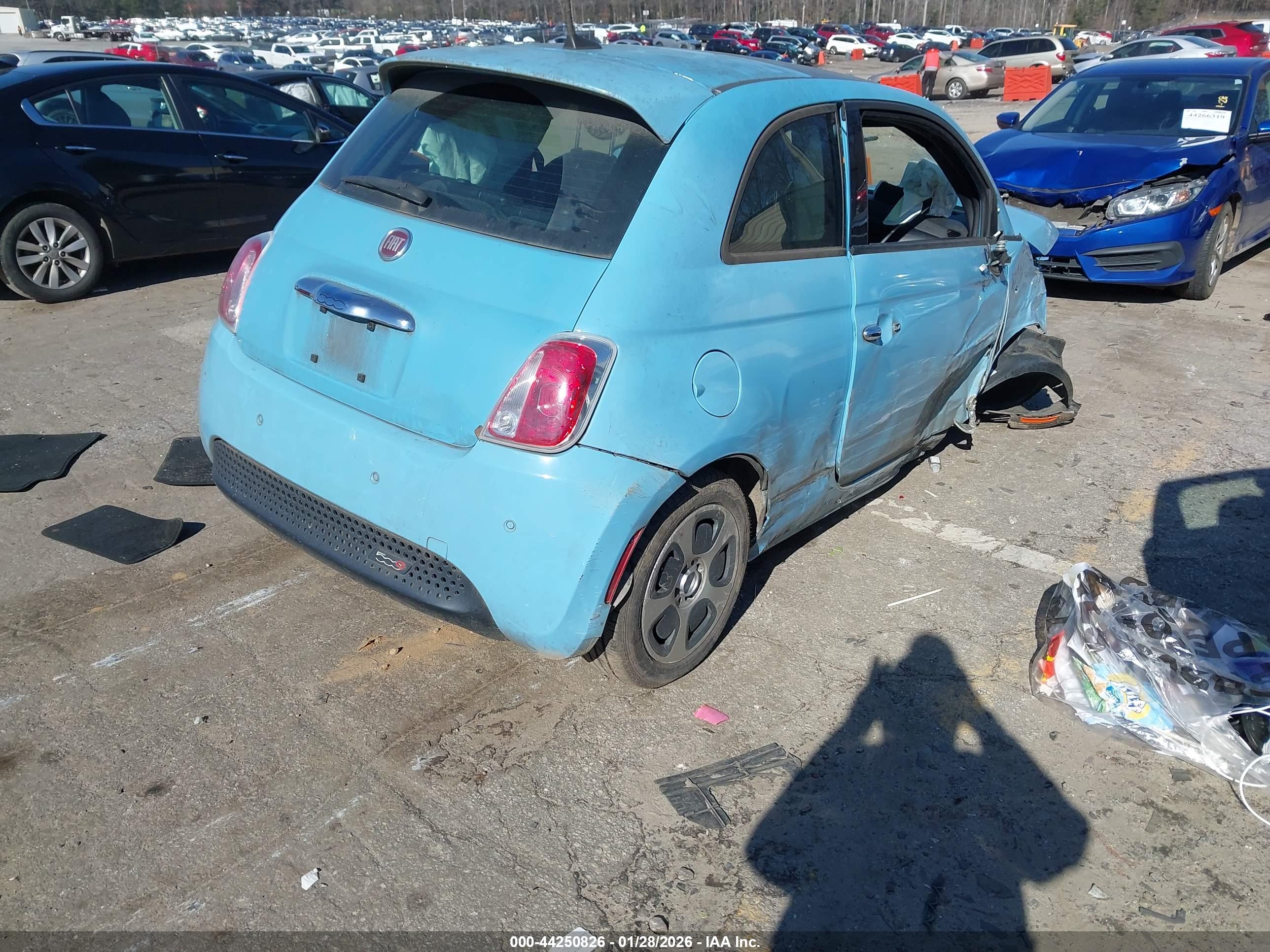 FIAT 500E image 4
