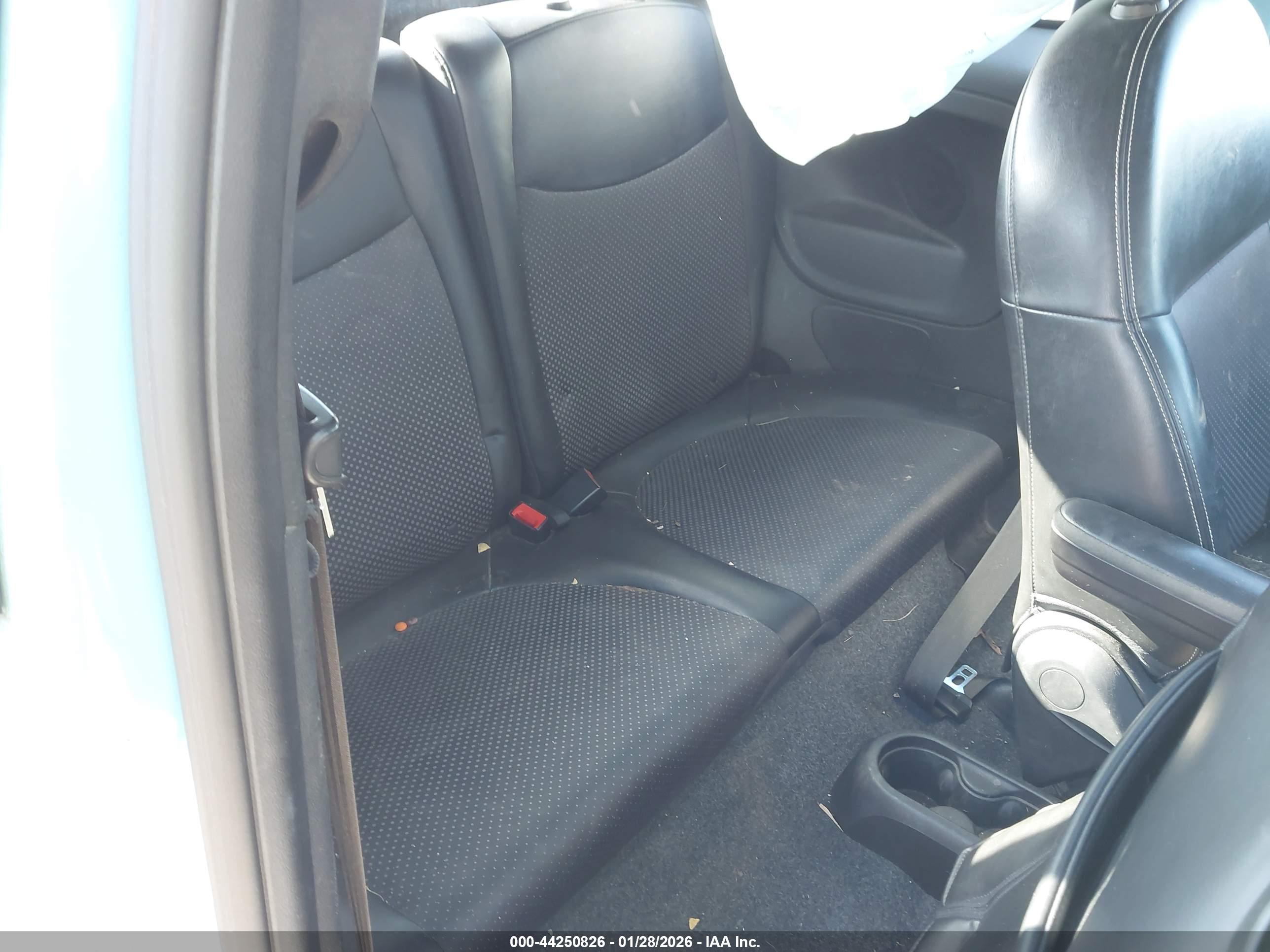 FIAT 500E image 8