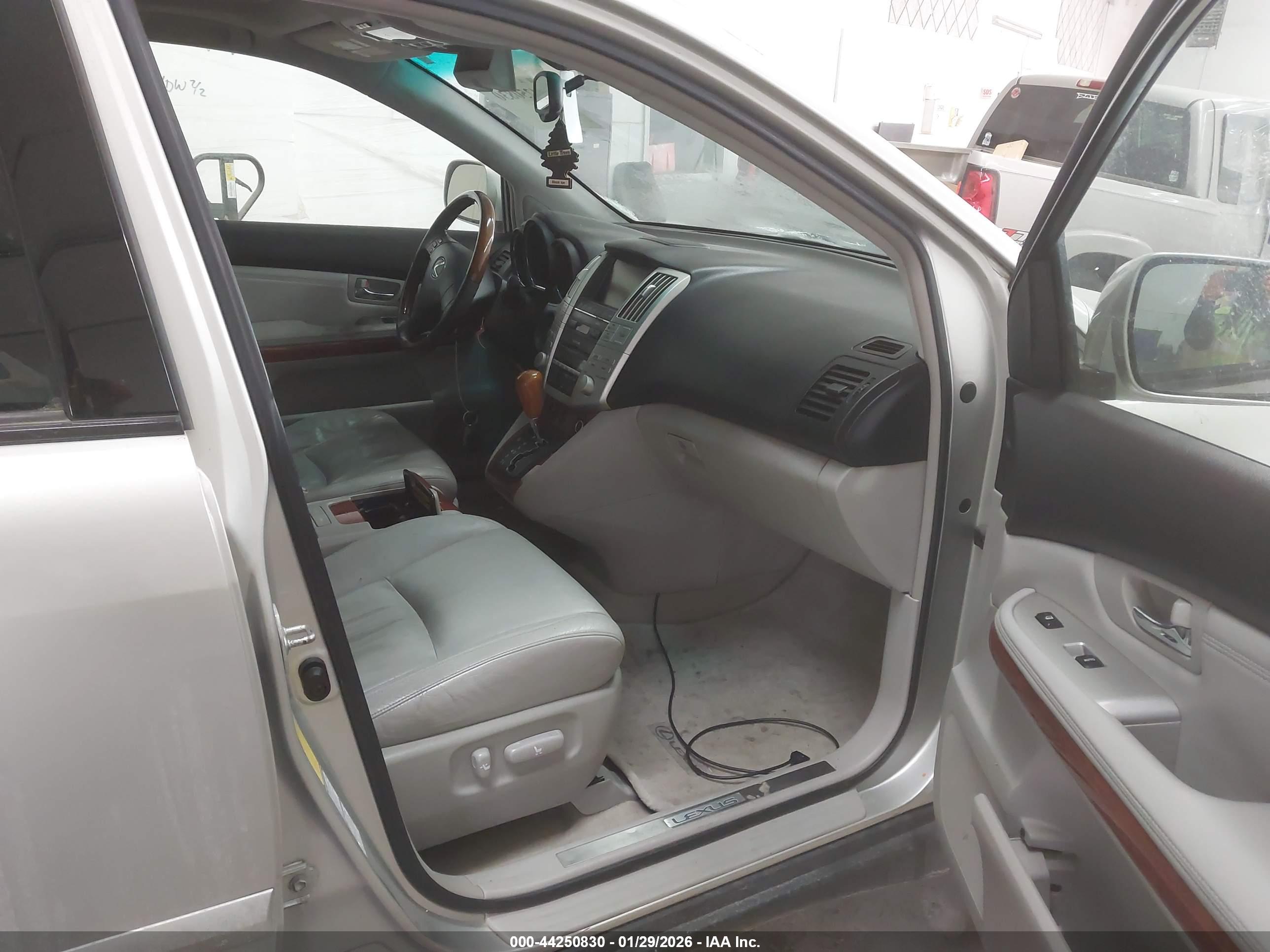 LEXUS RX image 5