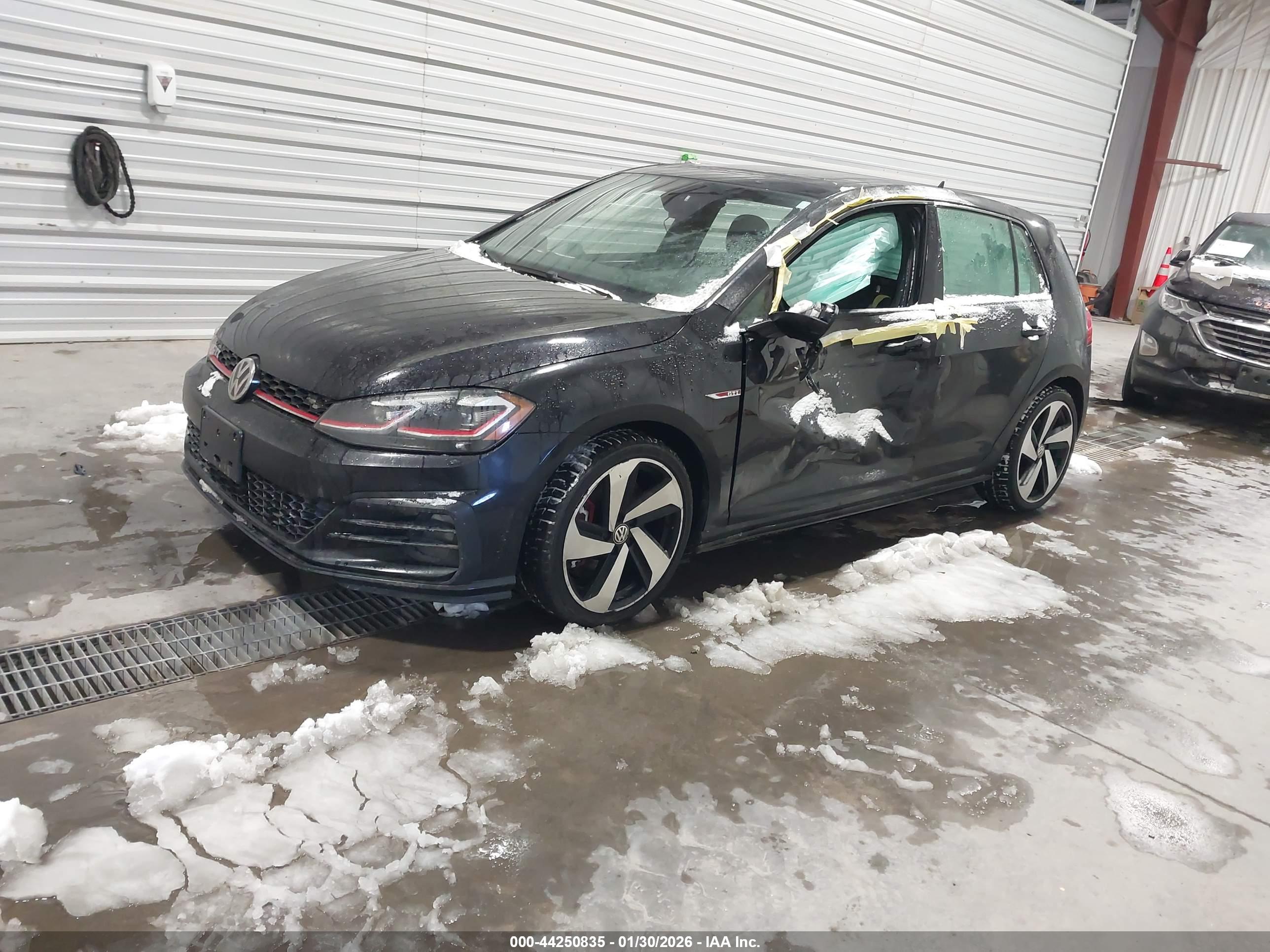 VOLKSWAGEN GOLF image 2