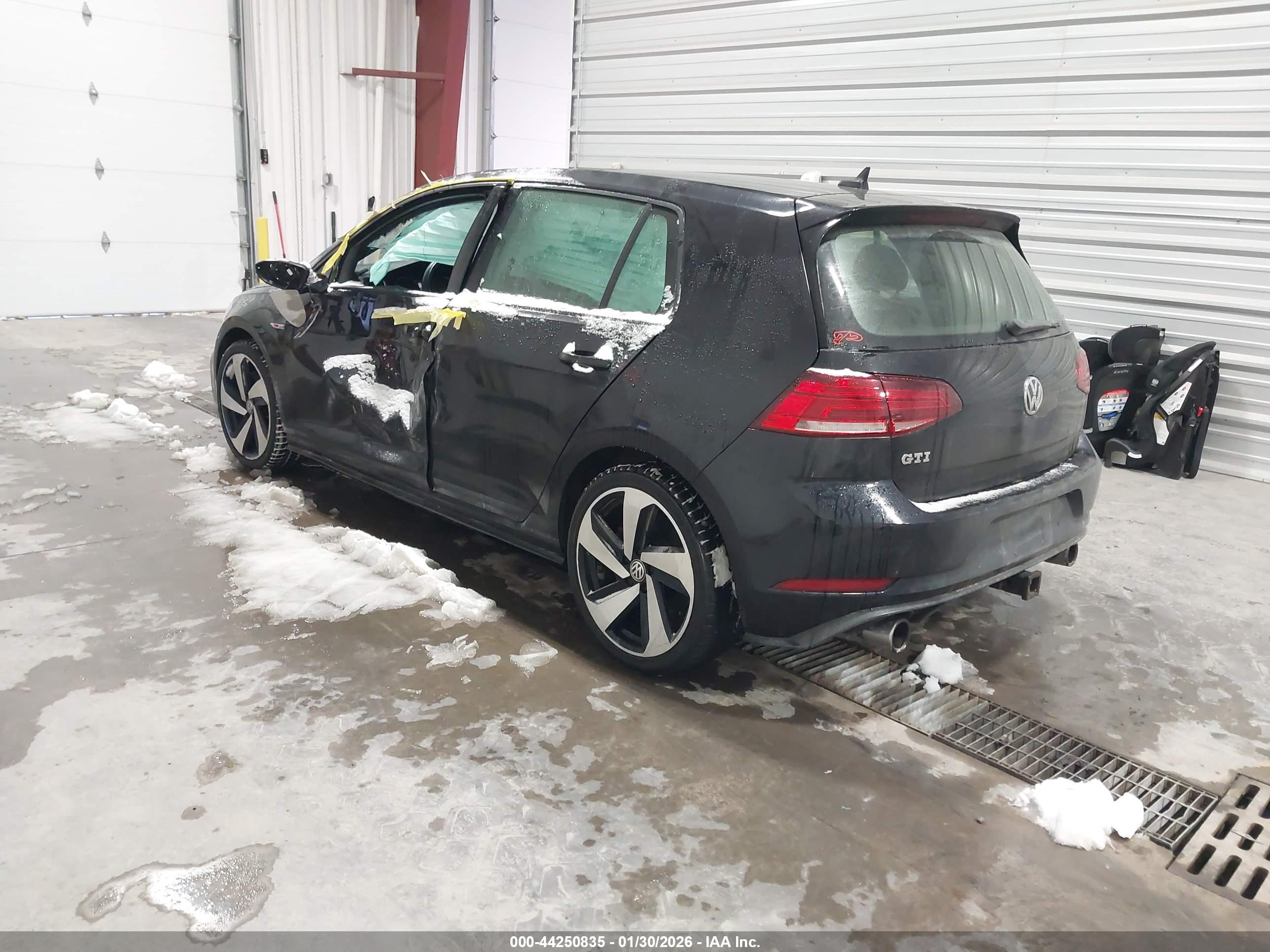 VOLKSWAGEN GOLF image 3