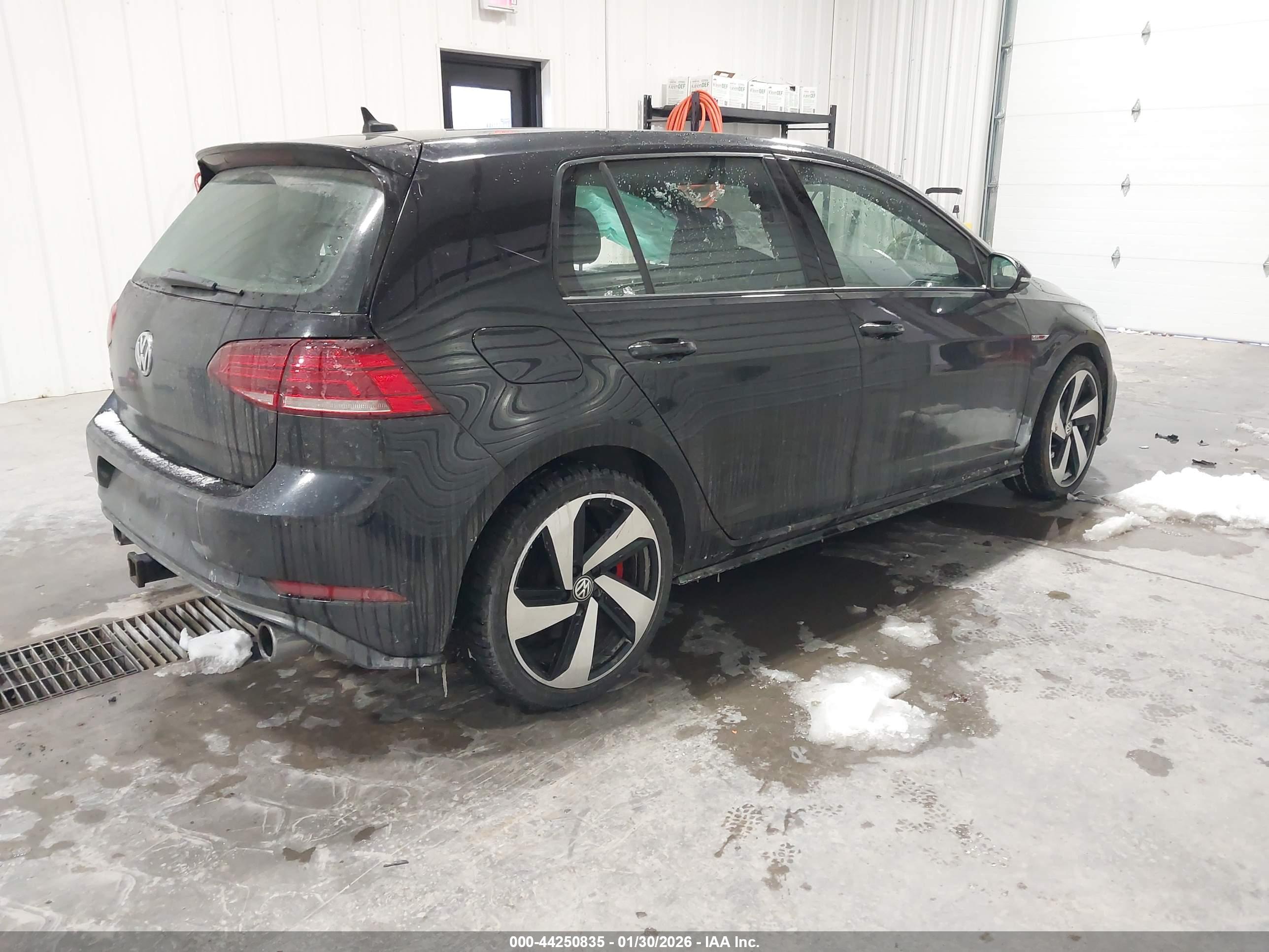 VOLKSWAGEN GOLF image 4