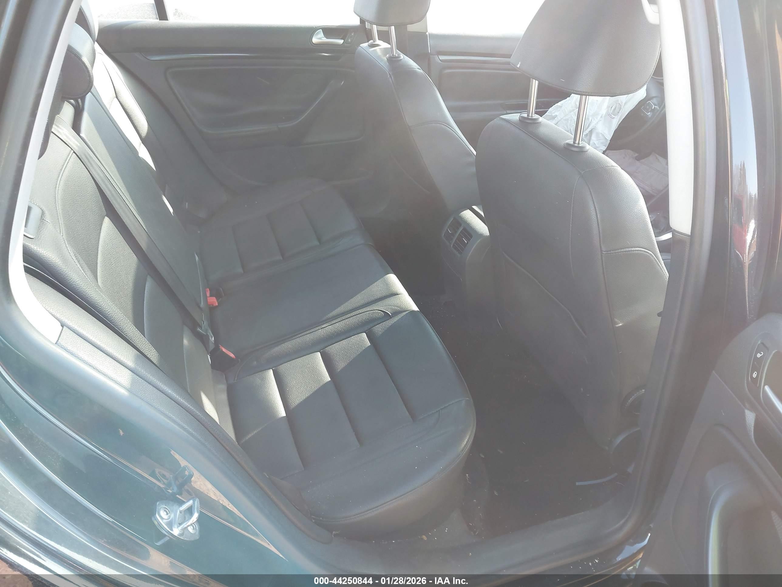 VOLKSWAGEN JETTA image 8