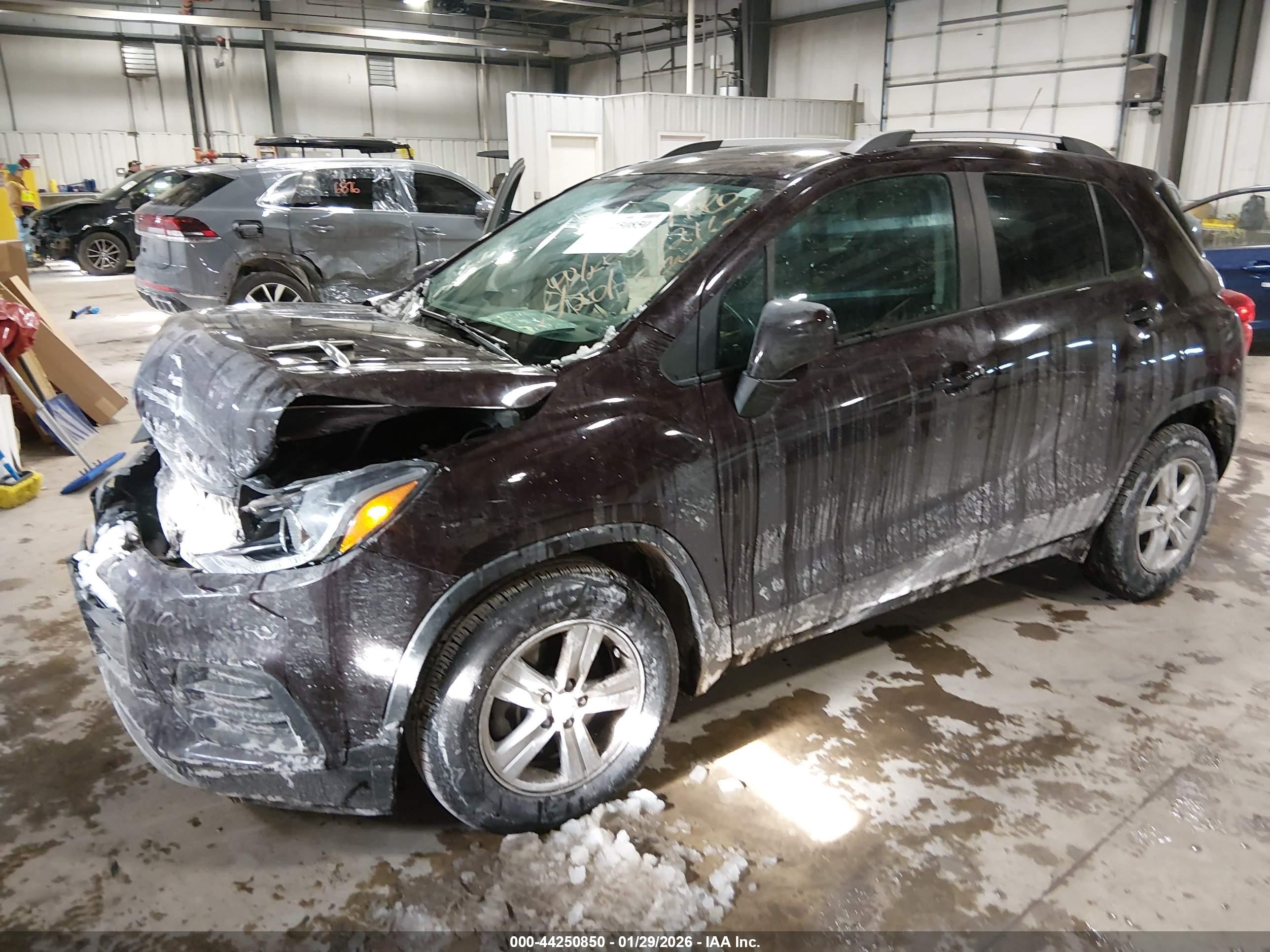 CHEVROLET TRAX image 2