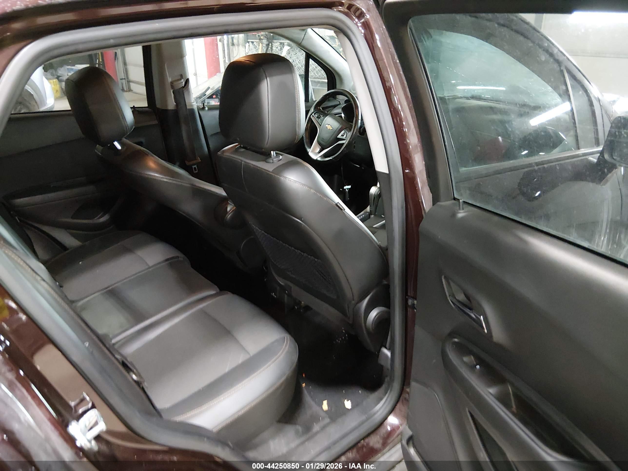 CHEVROLET TRAX image 8