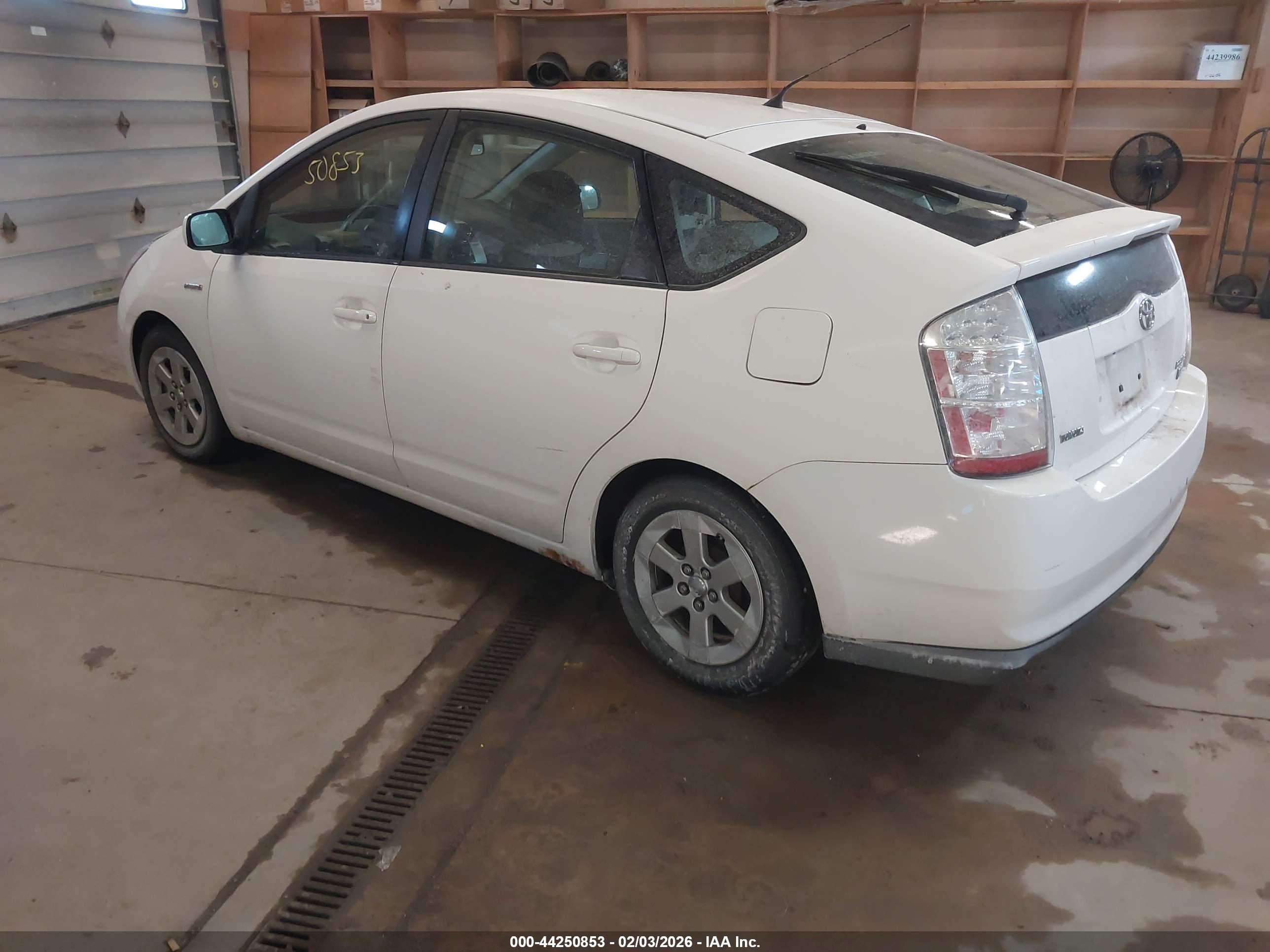 TOYOTA PRIUS image 3