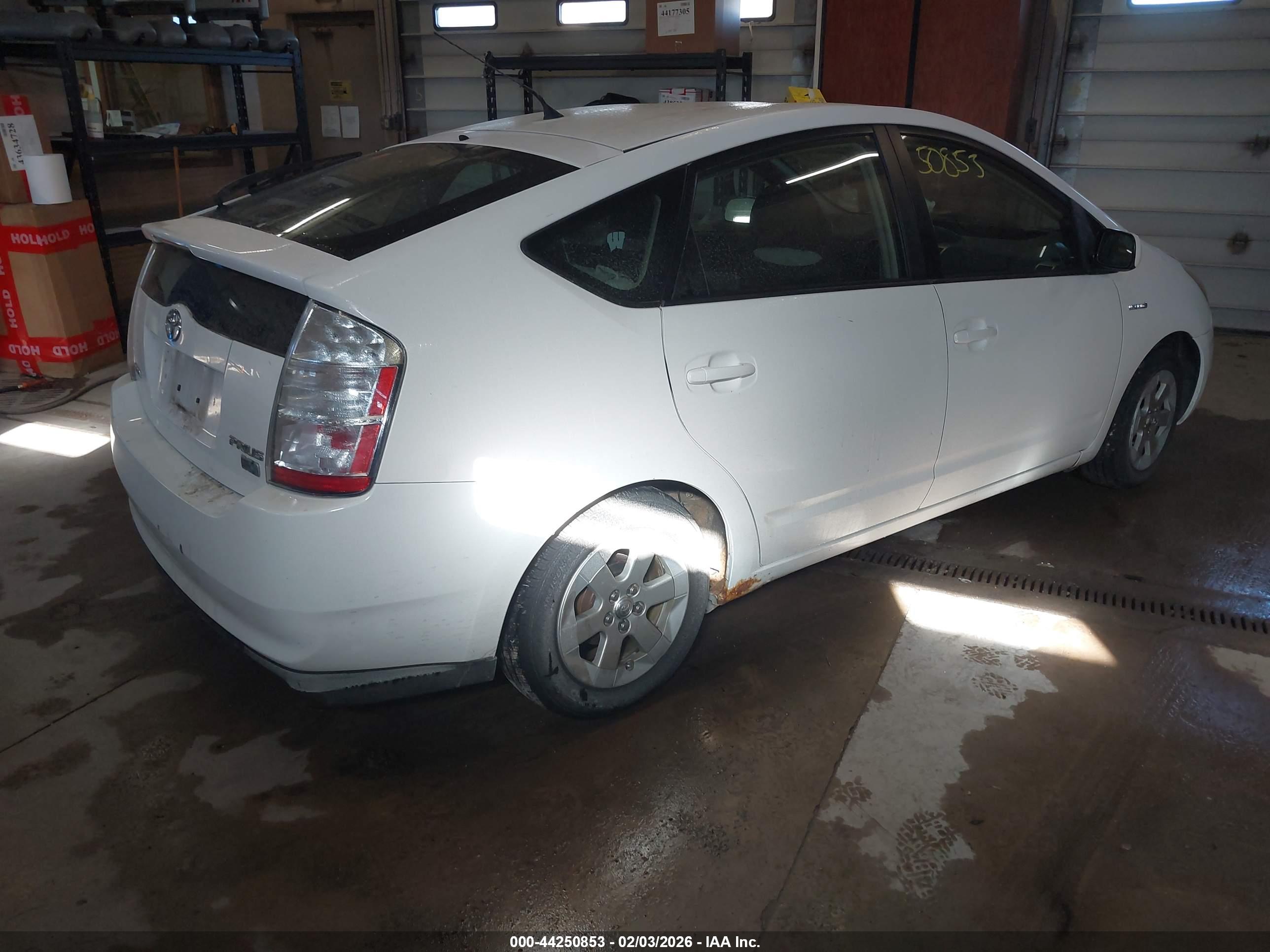 TOYOTA PRIUS image 4