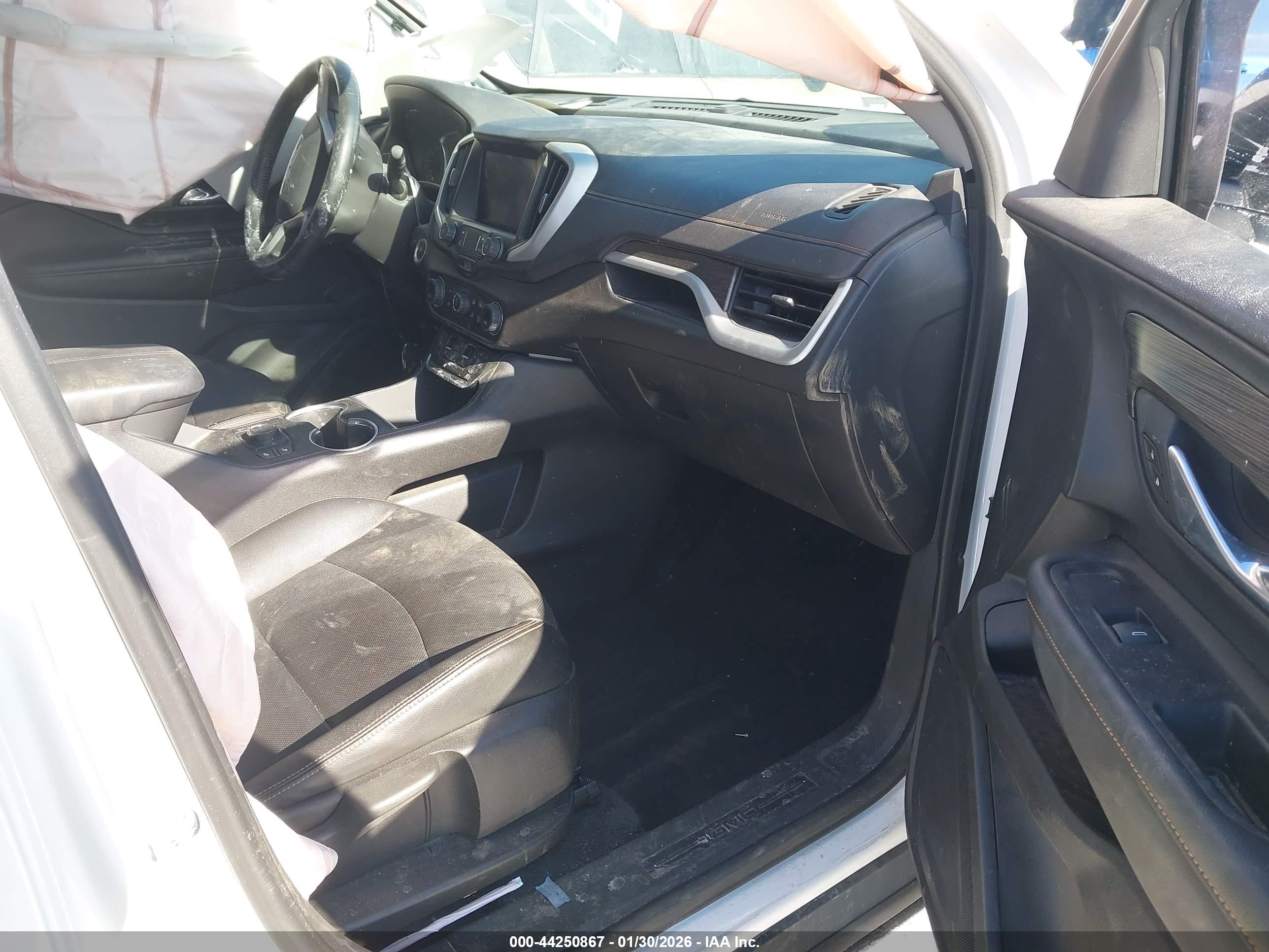 GMC TERRAIN image 5