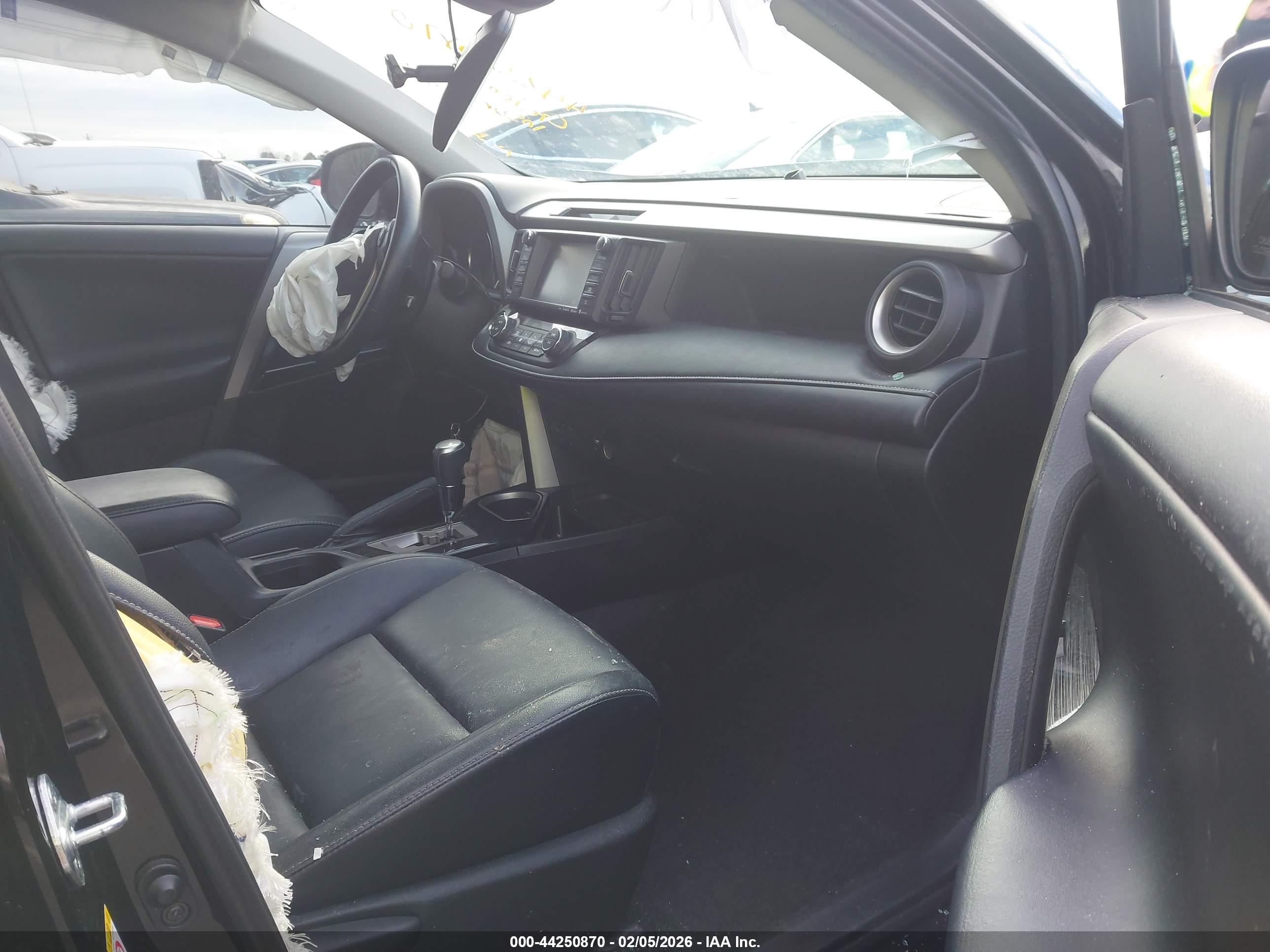TOYOTA RAV4 image 5