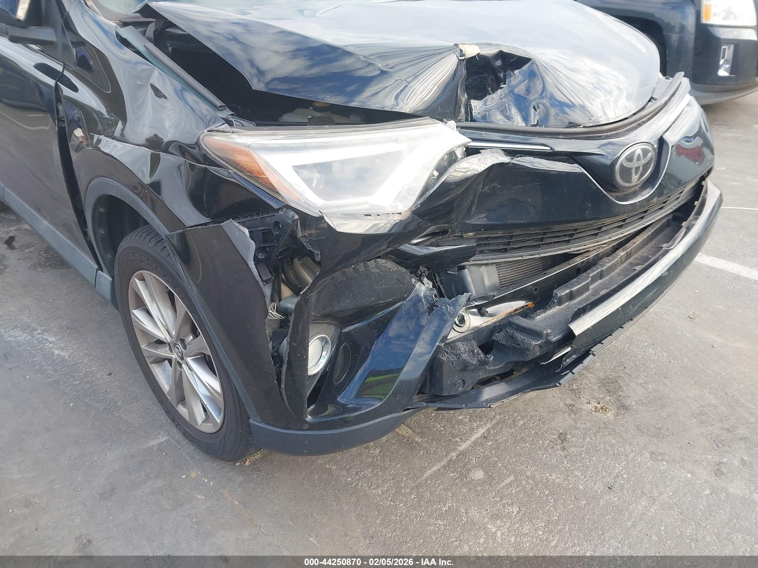 TOYOTA RAV4 image 6