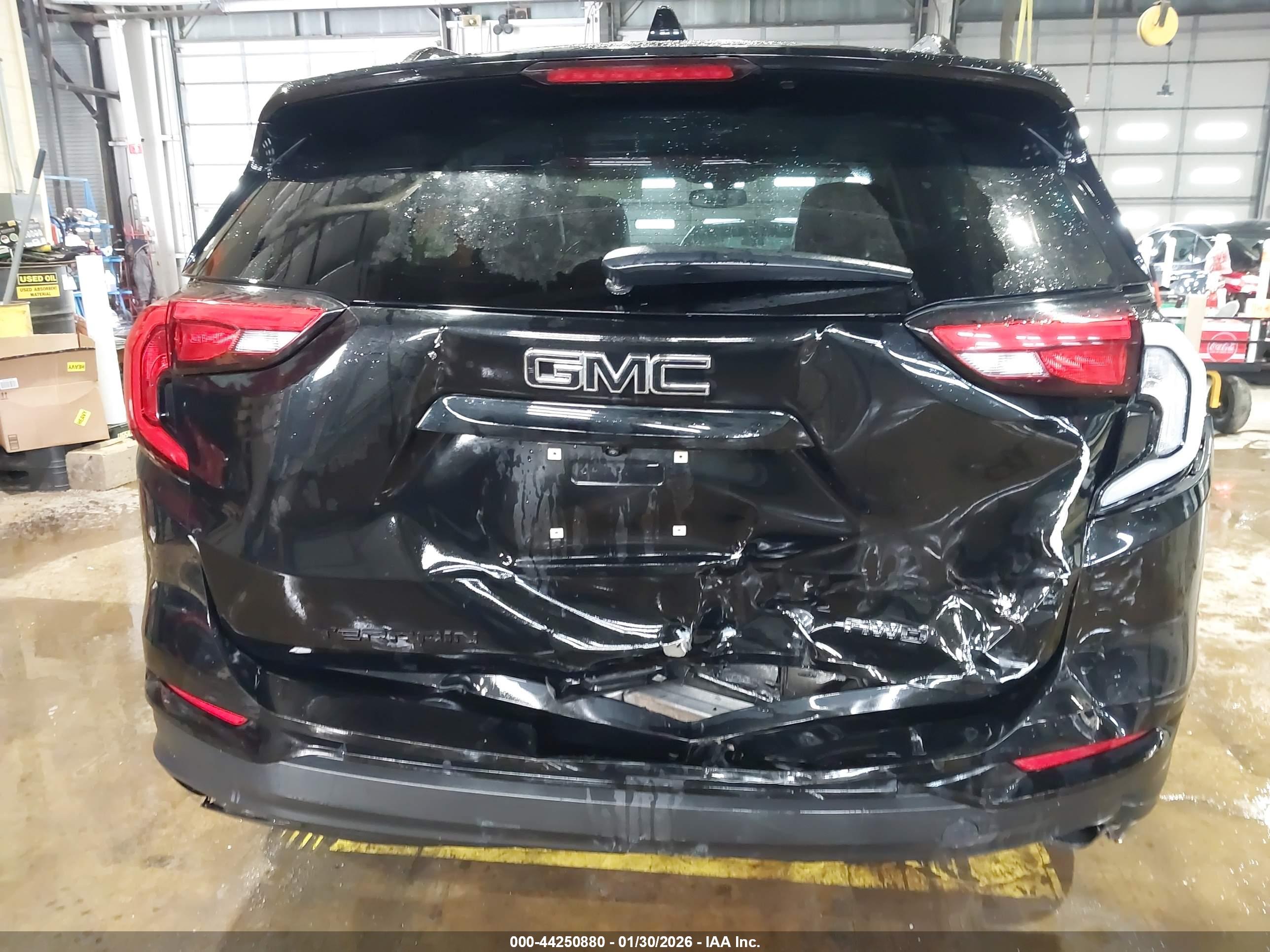 GMC TERRAIN image 6