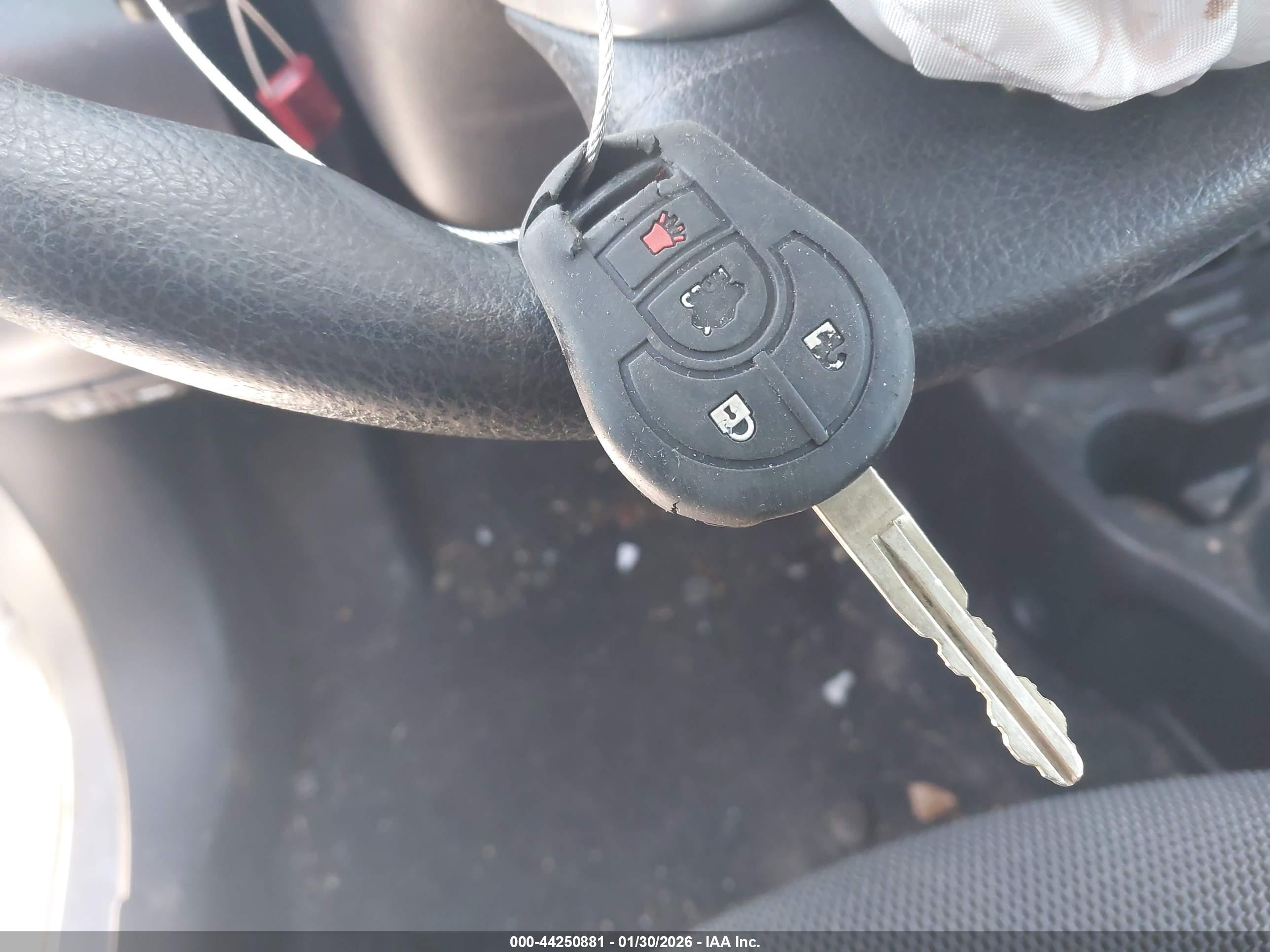 NISSAN VERSA image 11