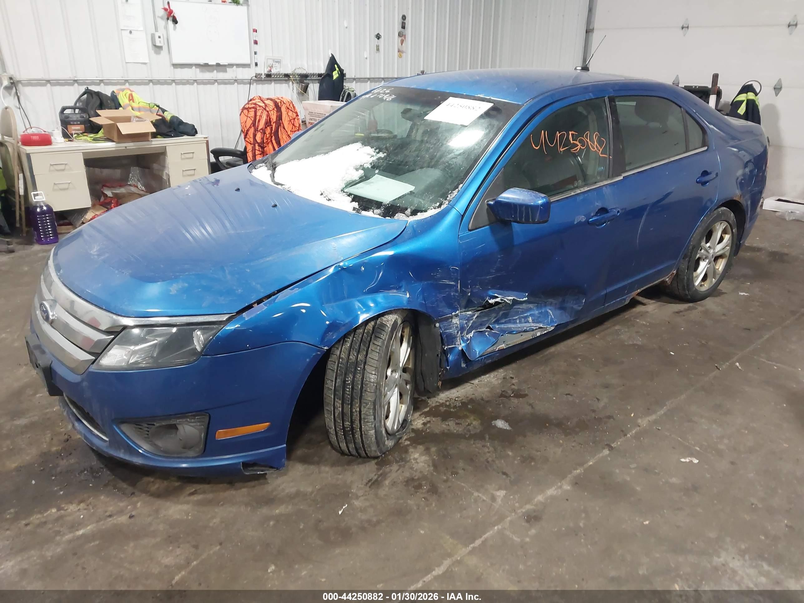 FORD FUSION image 2