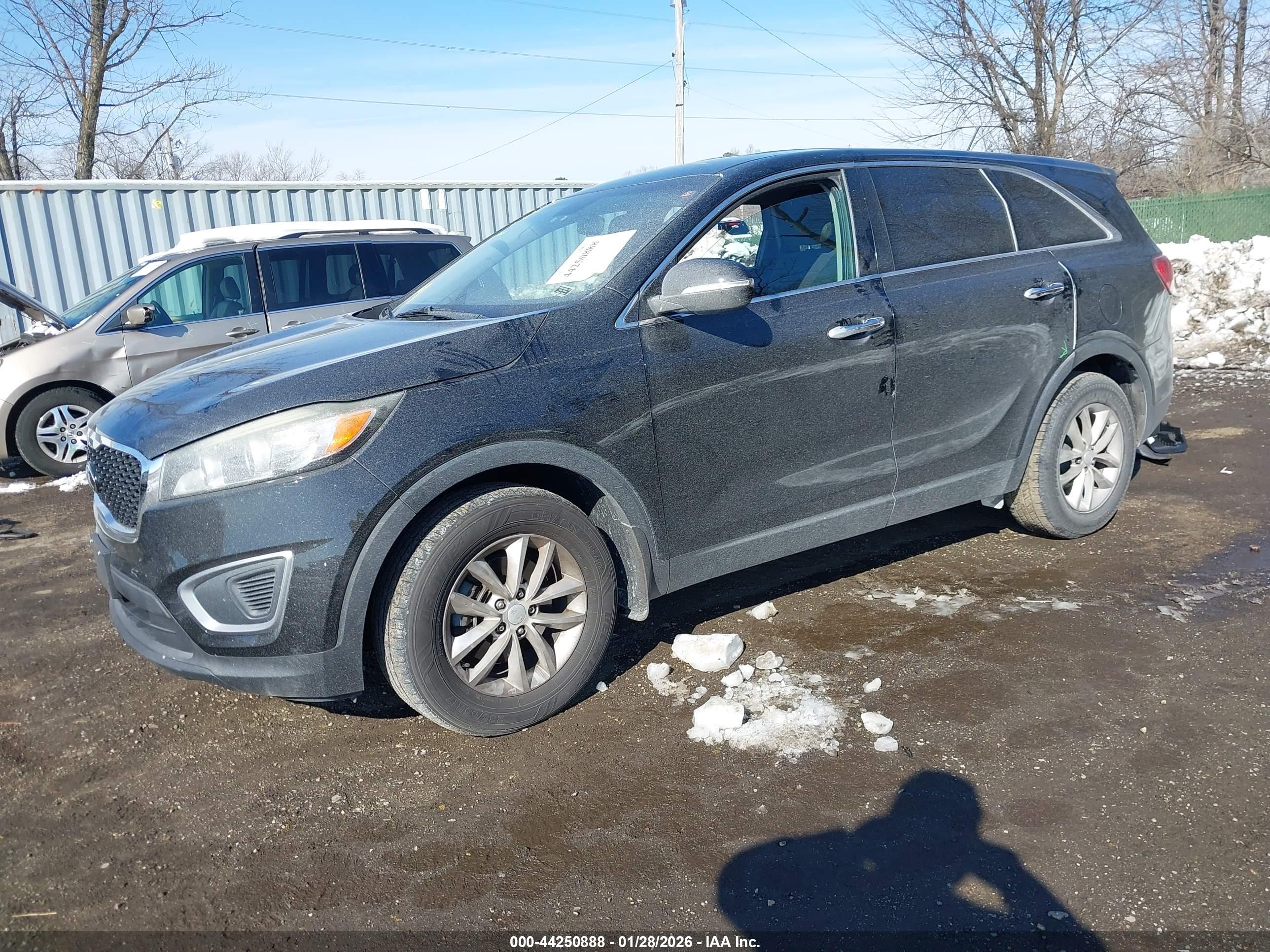 KIA SORENTO image 2