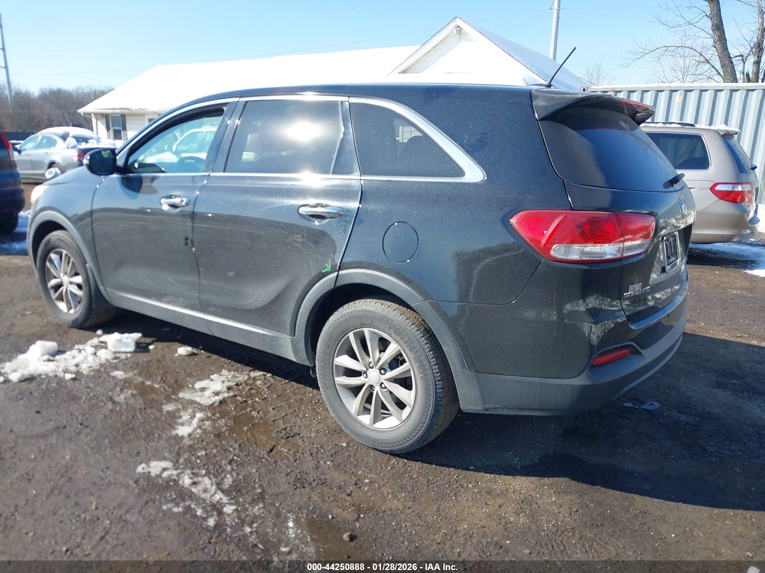 KIA SORENTO image 3